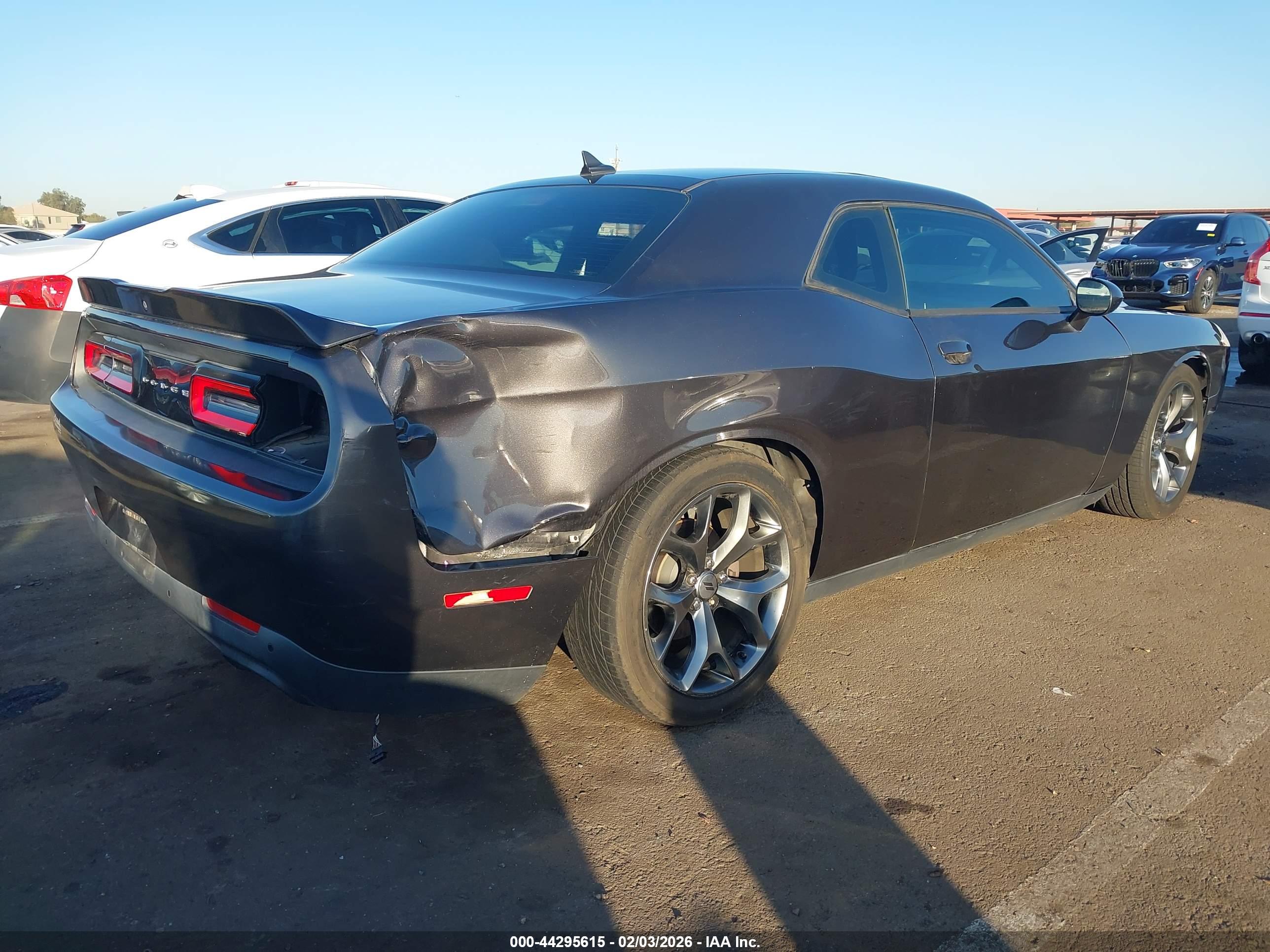 DODGE CHALLENGER image 4