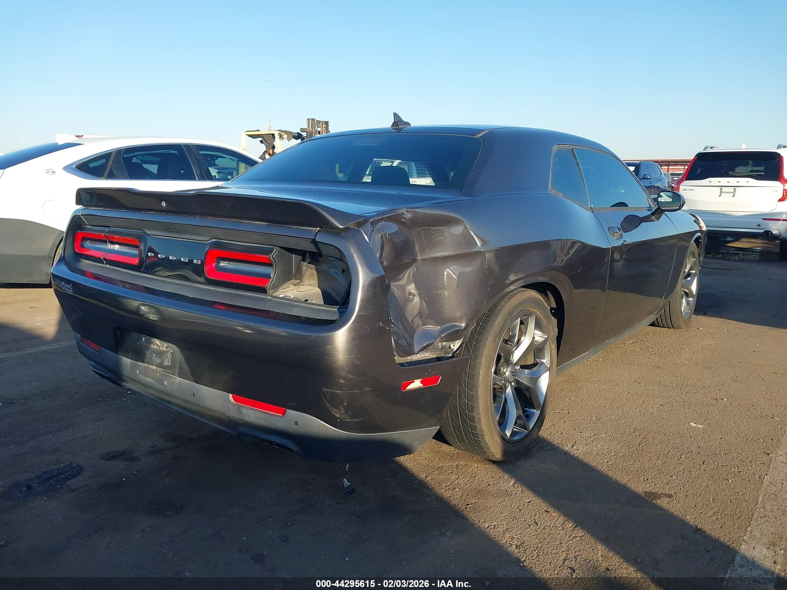 DODGE CHALLENGER image 6