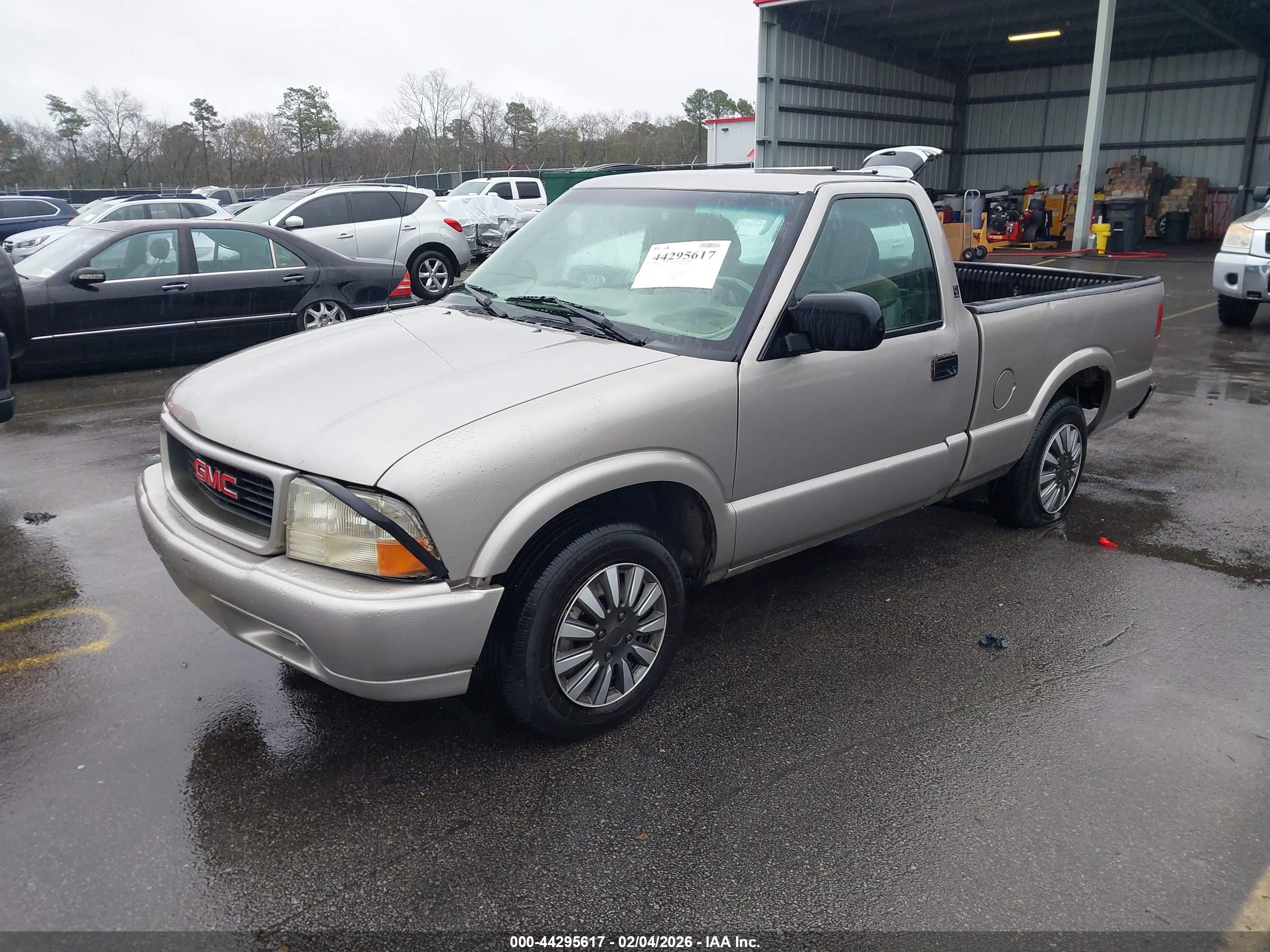 GMC SONOMA image 2