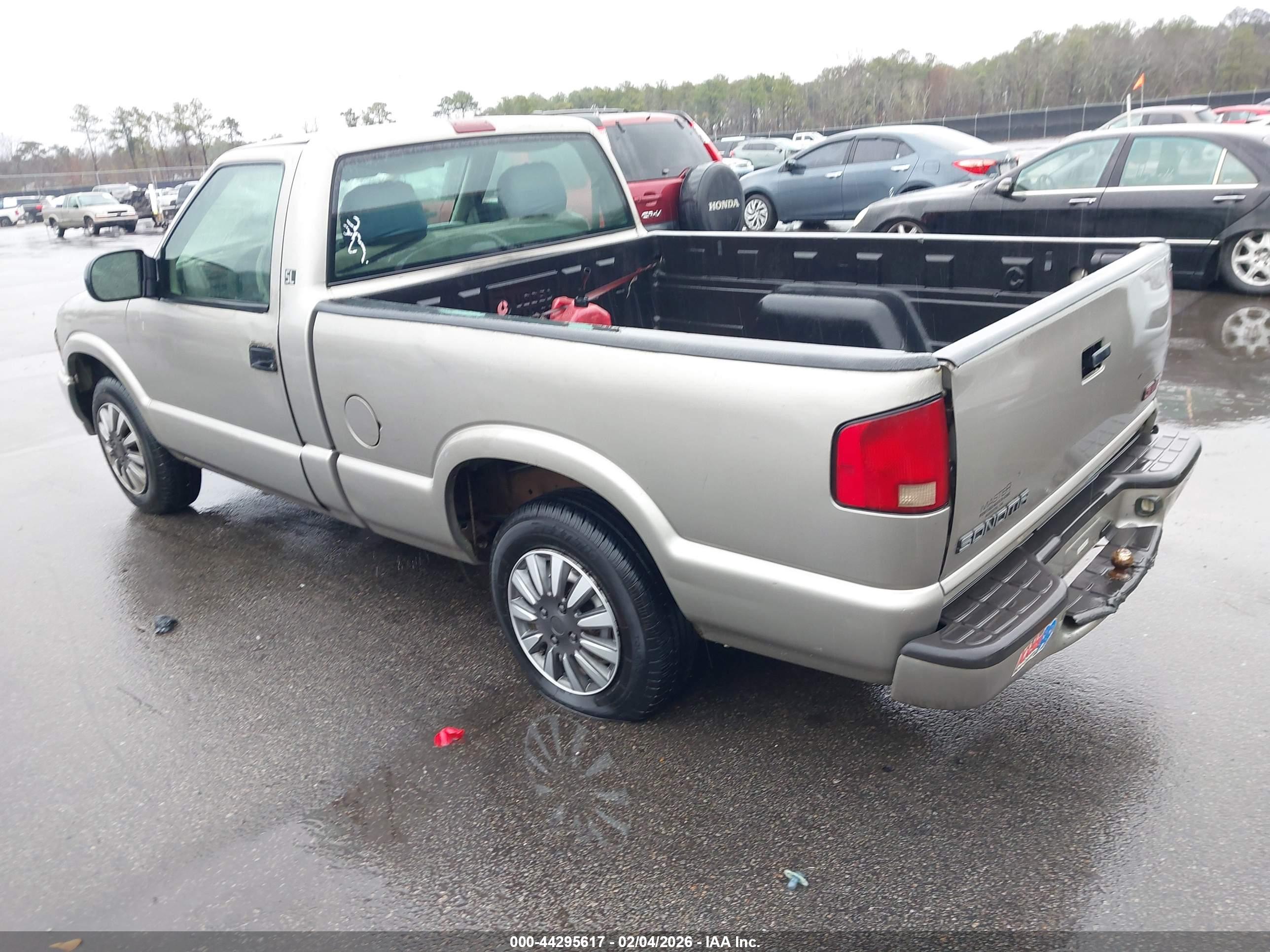 GMC SONOMA image 3