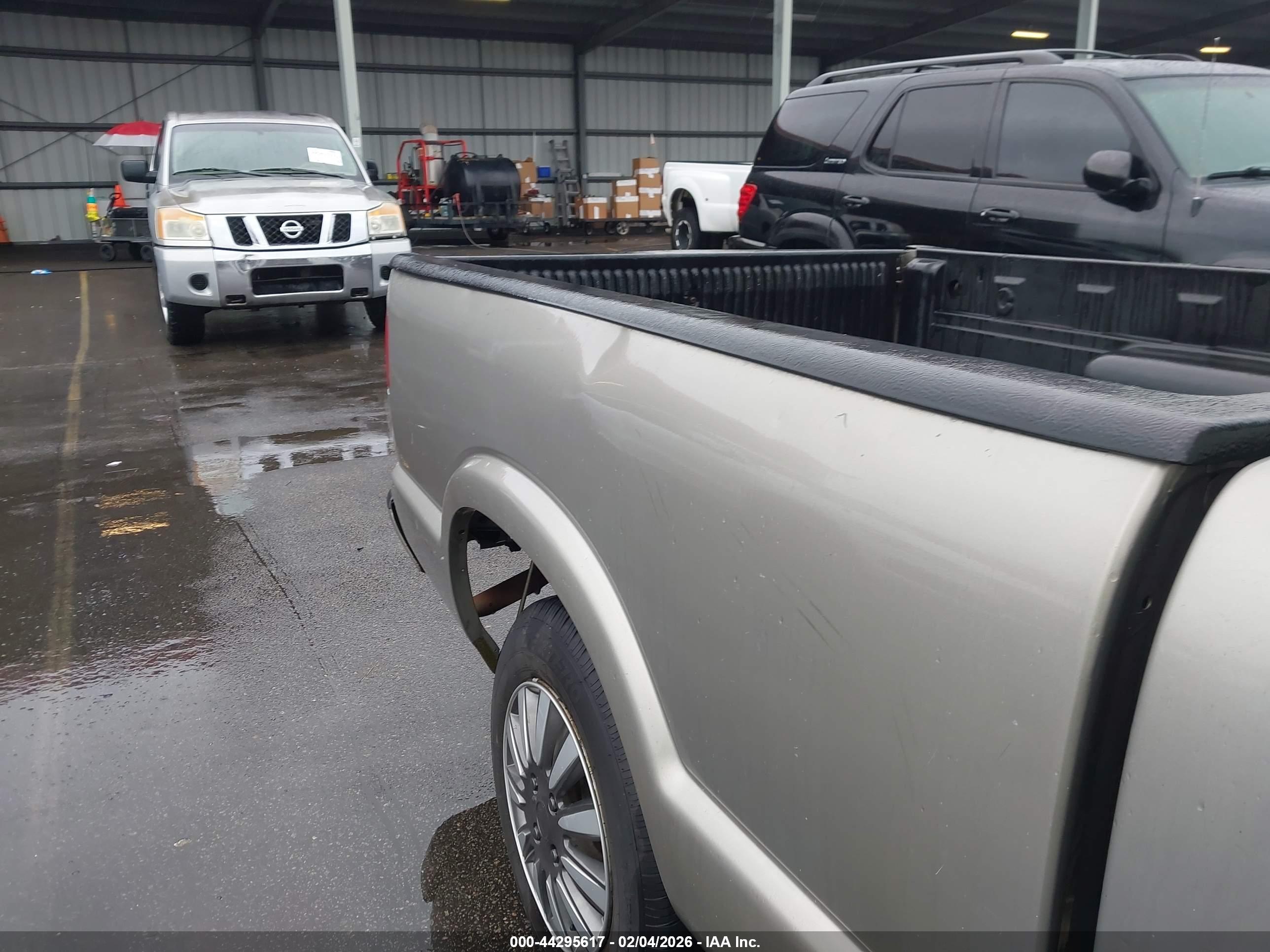GMC SONOMA image 6