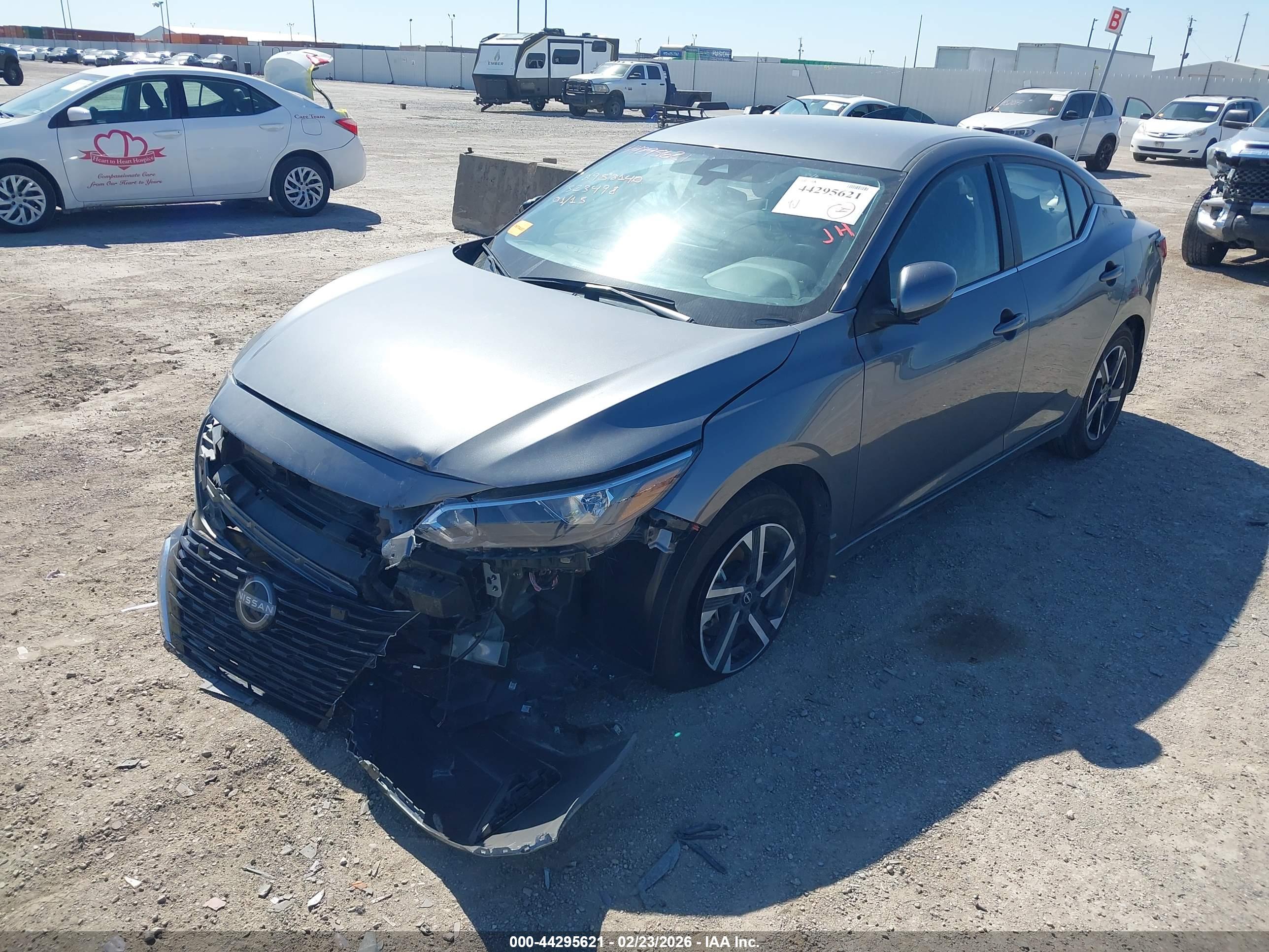 NISSAN SENTRA image 2