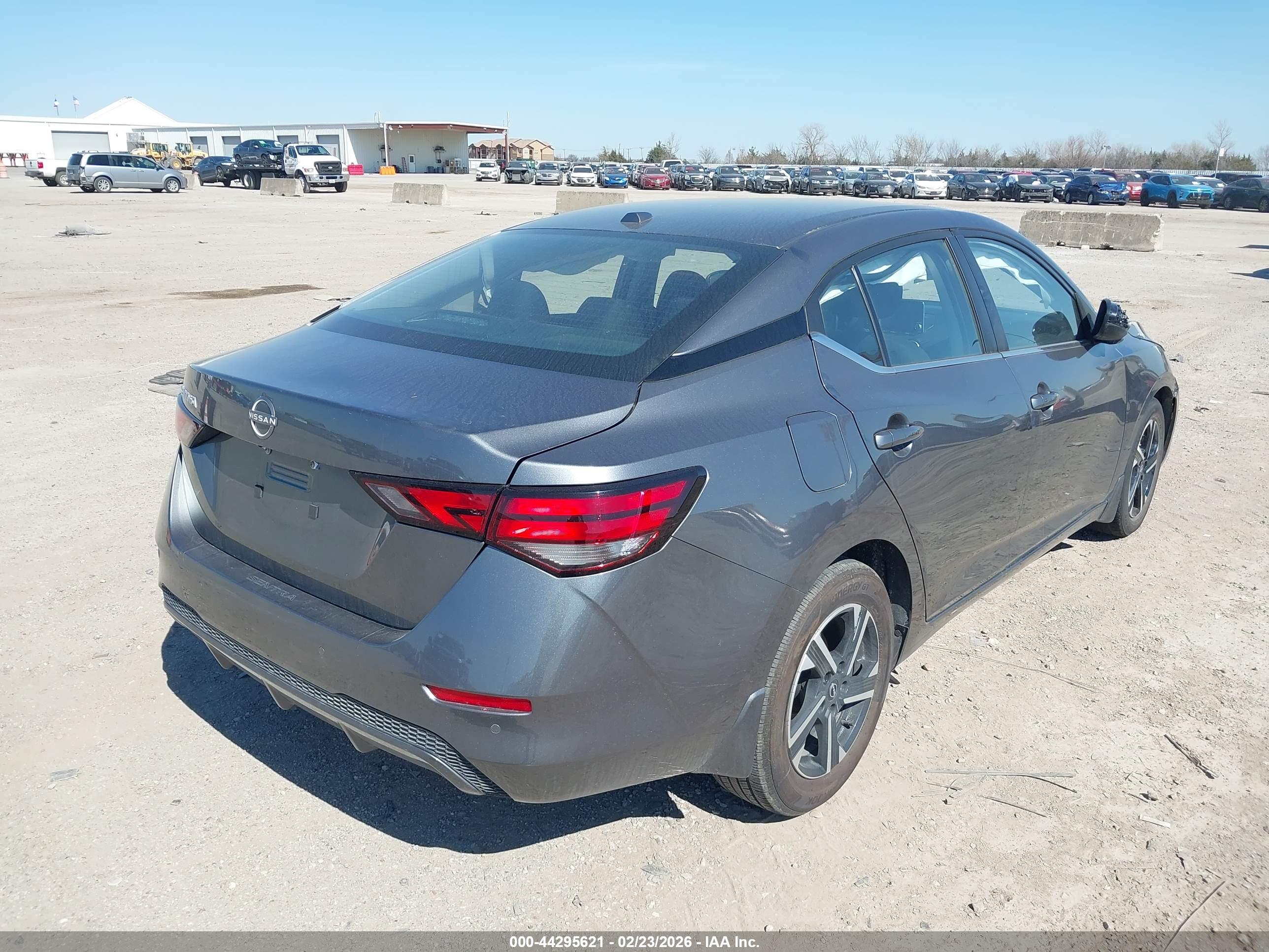 NISSAN SENTRA image 4