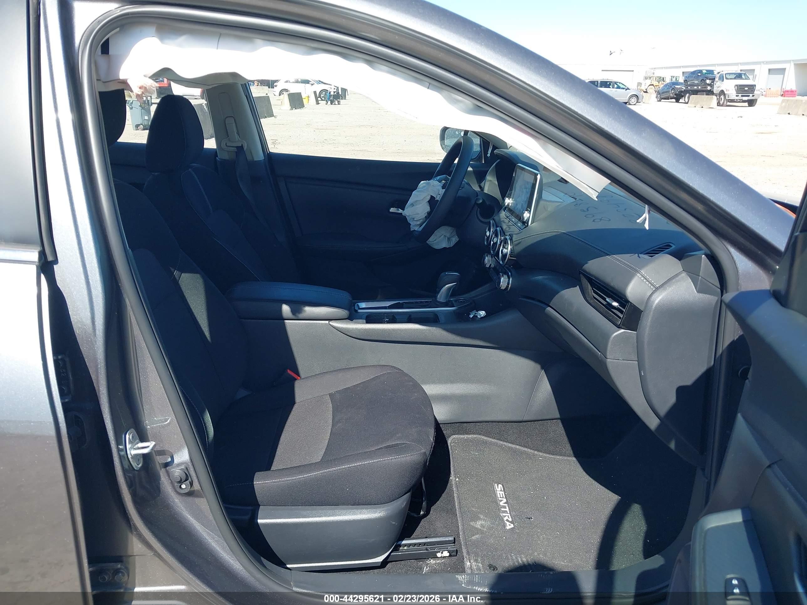 NISSAN SENTRA image 5