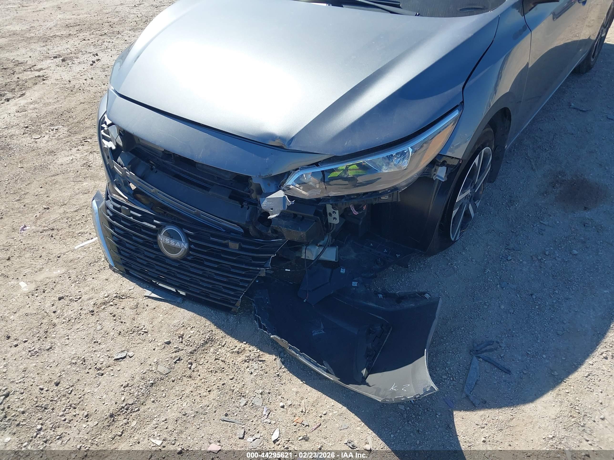 NISSAN SENTRA image 6