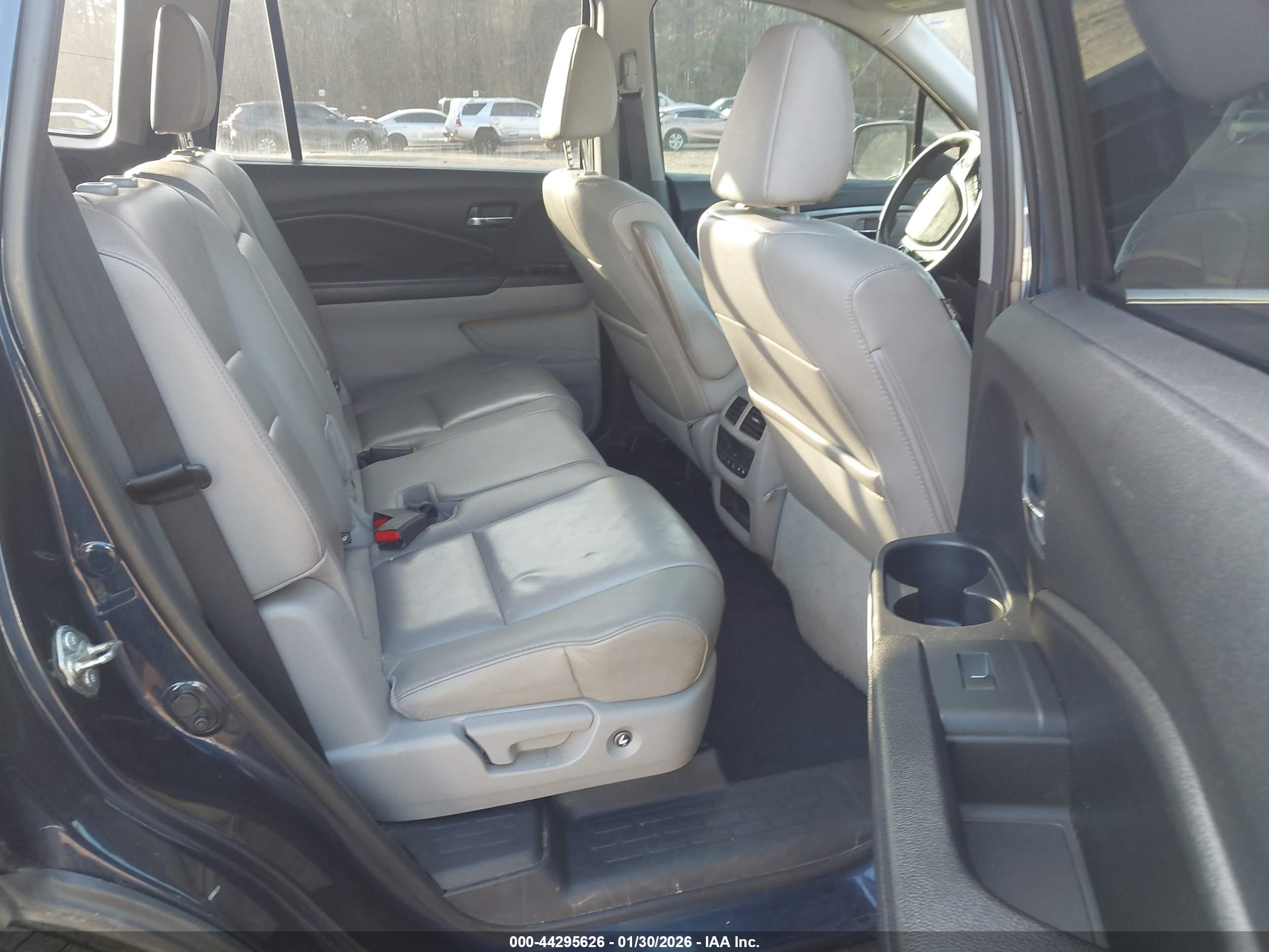 HONDA PILOT image 8