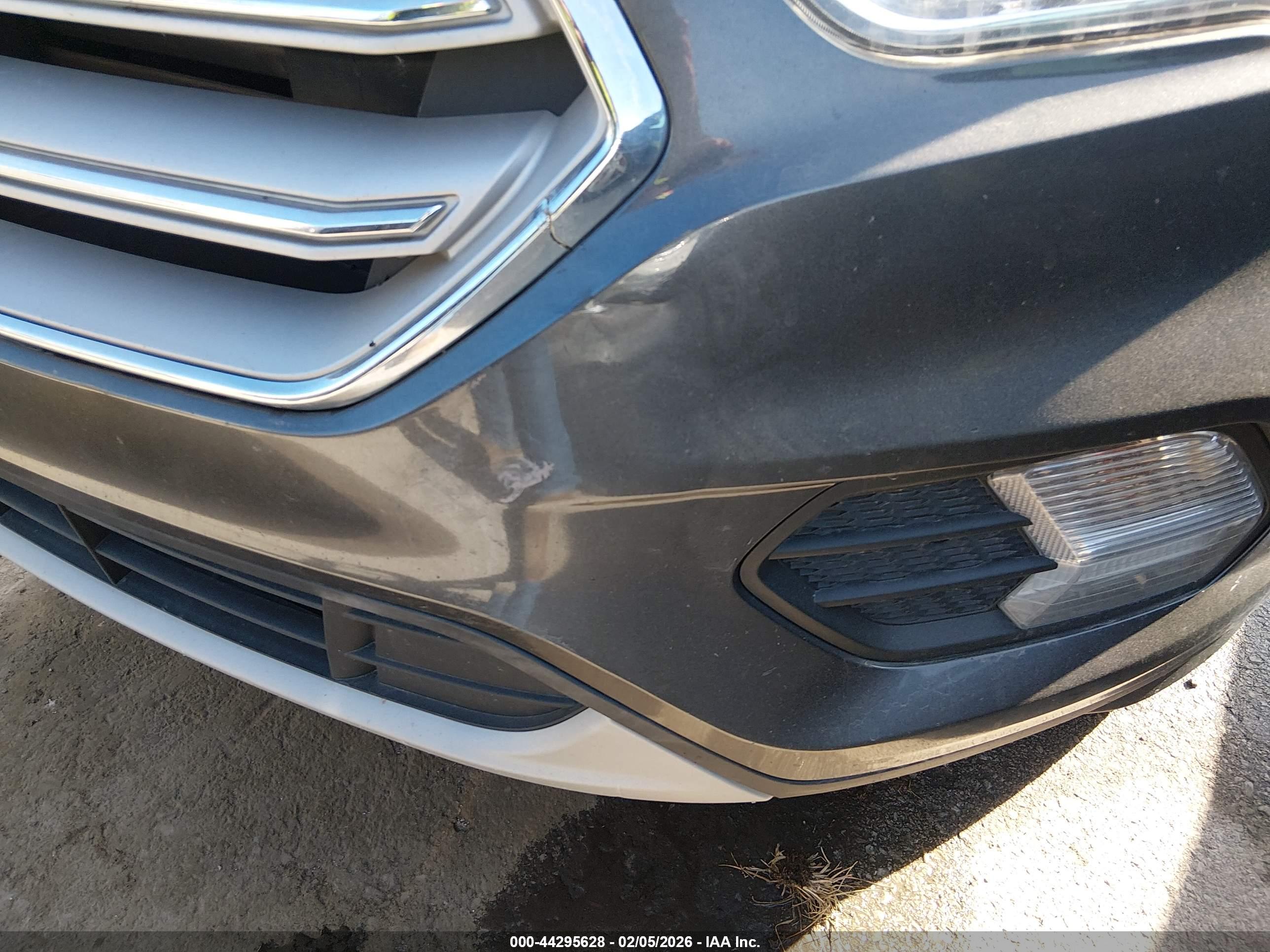 FORD ESCAPE image 6