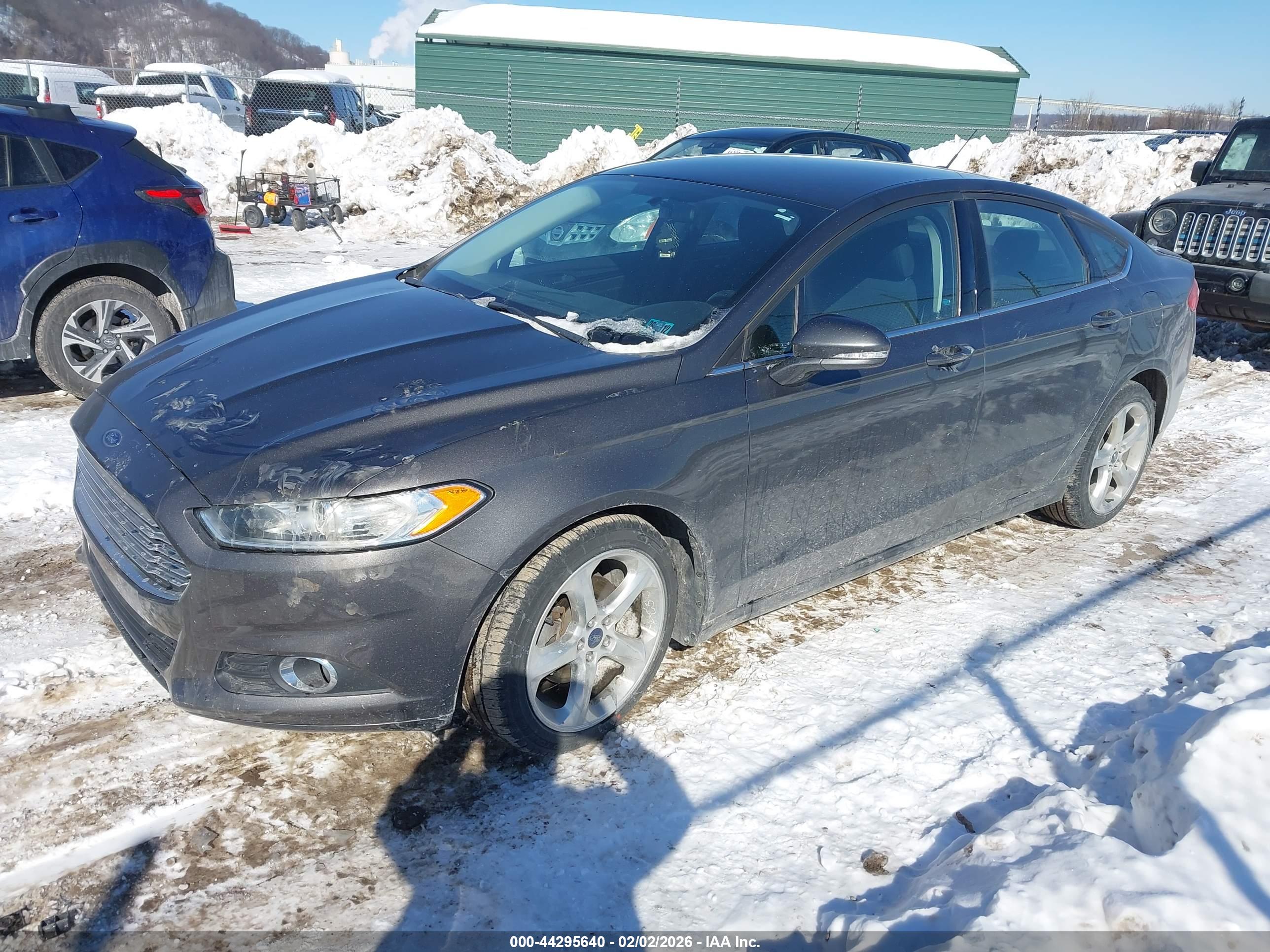 FORD FUSION image 2