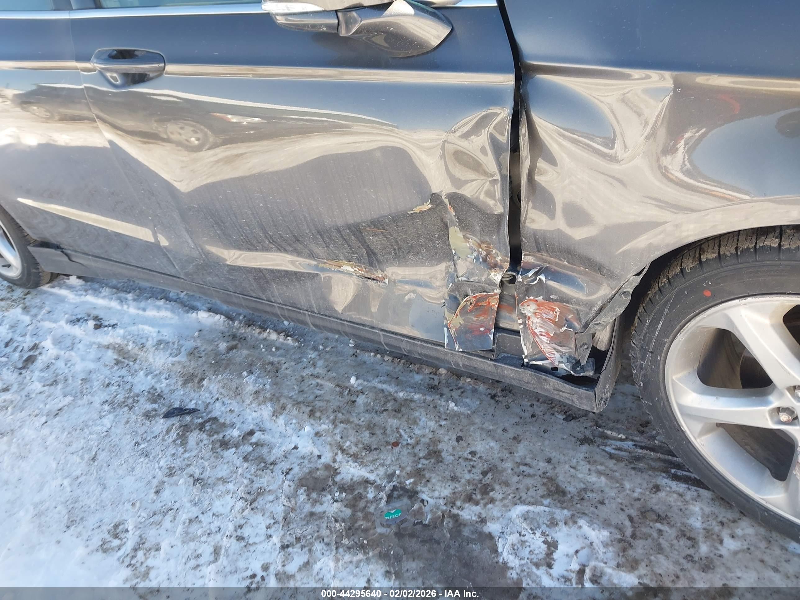 FORD FUSION image 6
