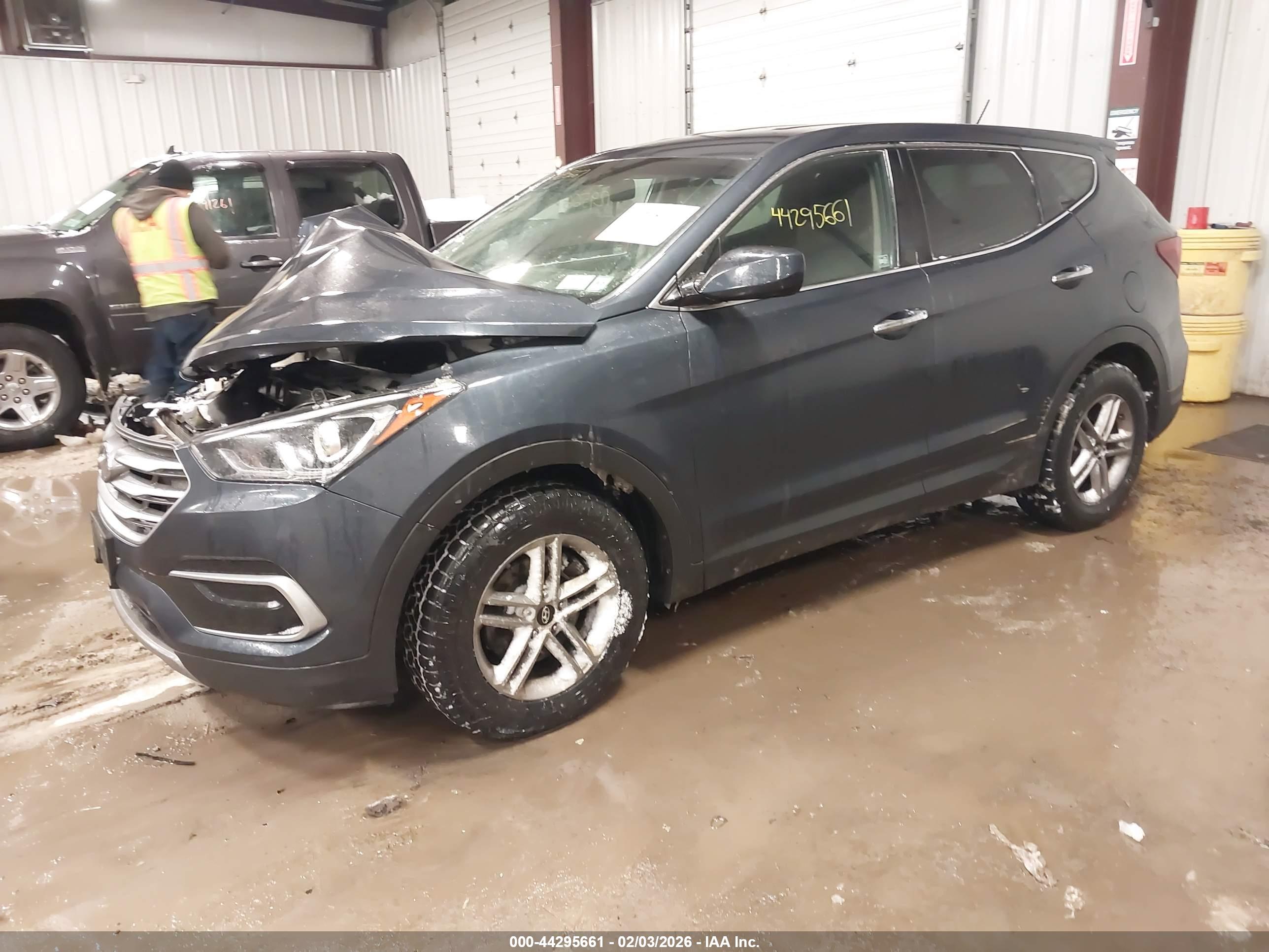 HYUNDAI SANTA image 2
