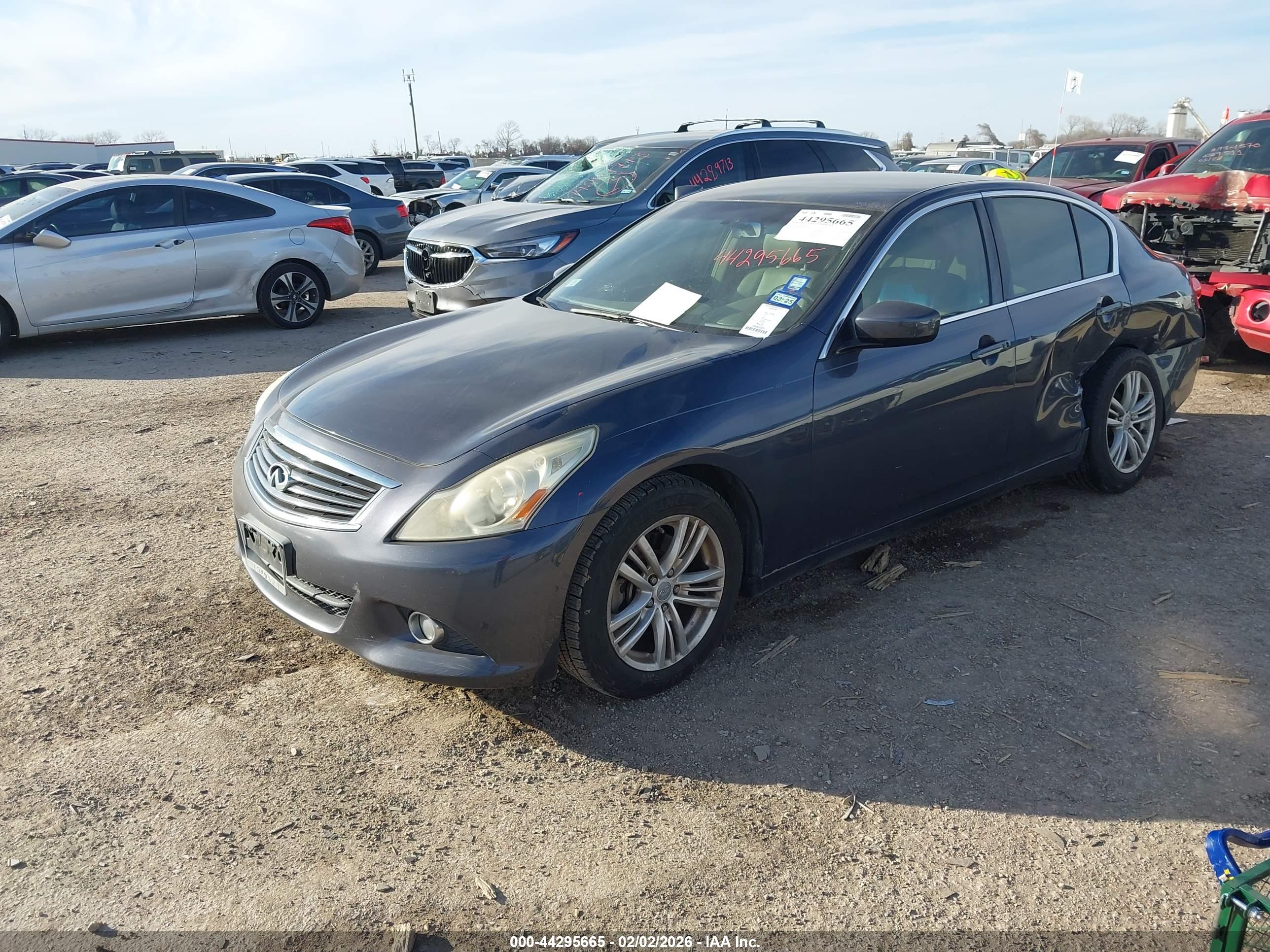 INFINITI G25 image 2
