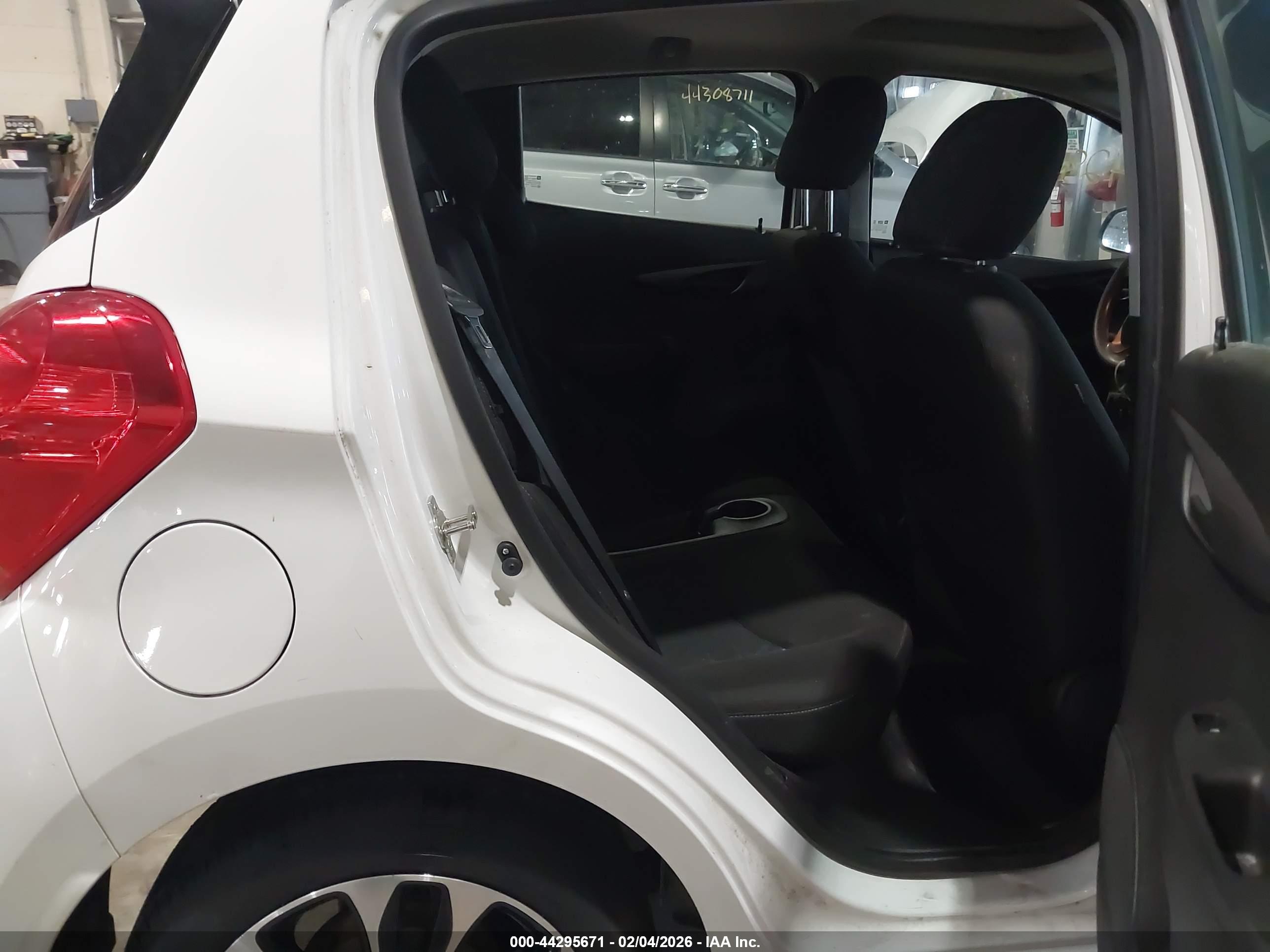 CHEVROLET SPARK image 8