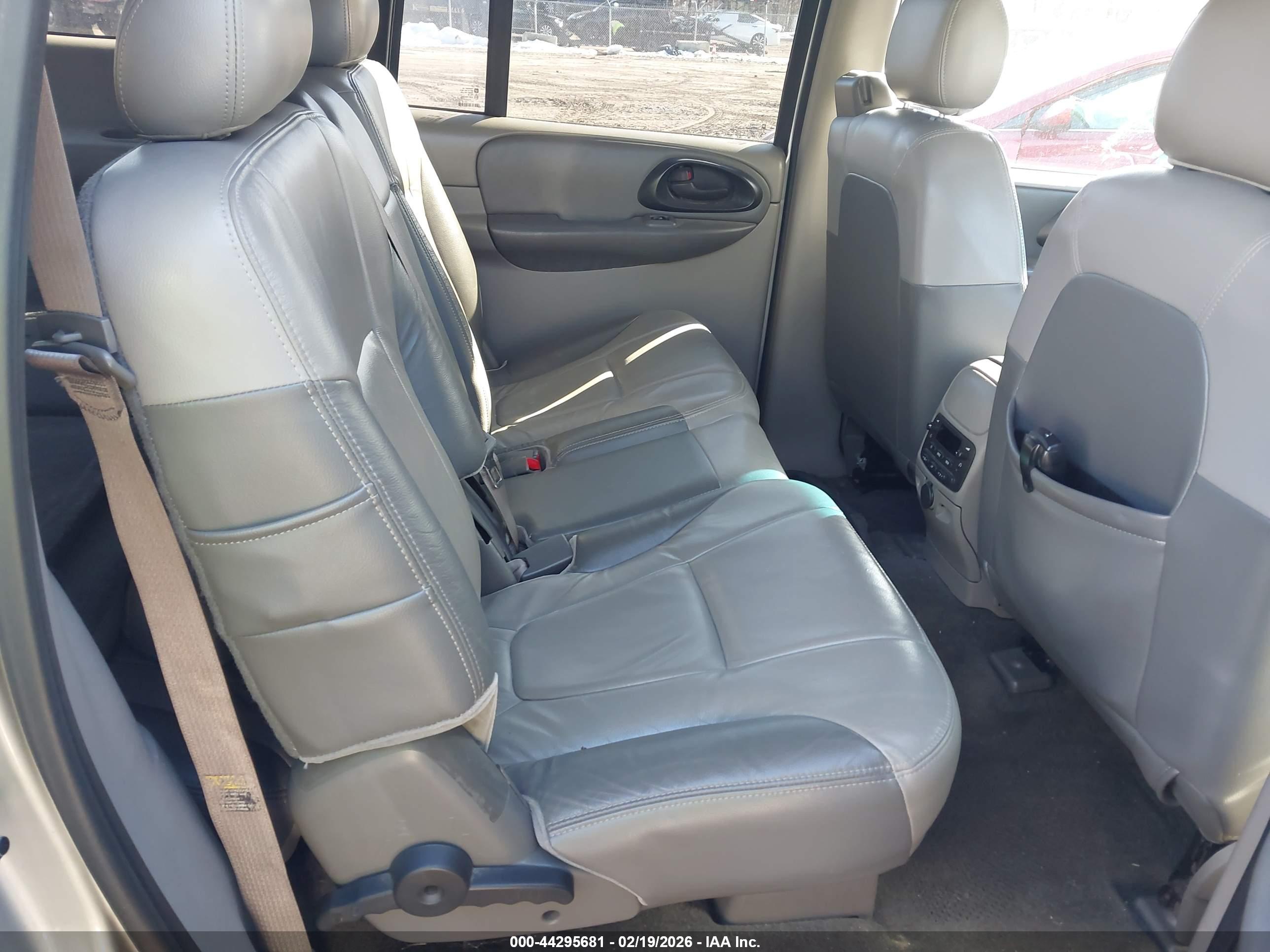 CHEVROLET TRAILBLAZER image 8