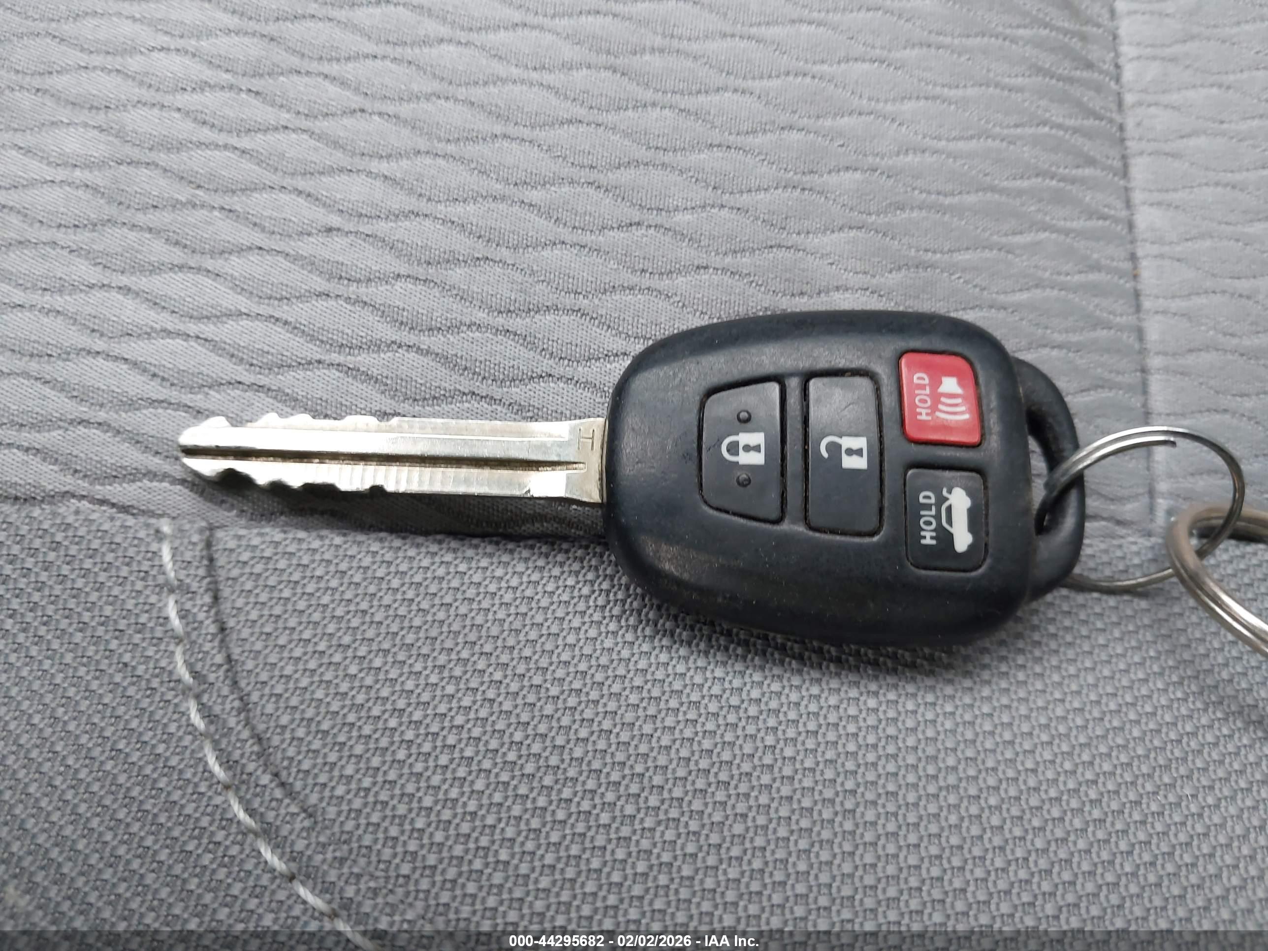 TOYOTA COROLLA image 11