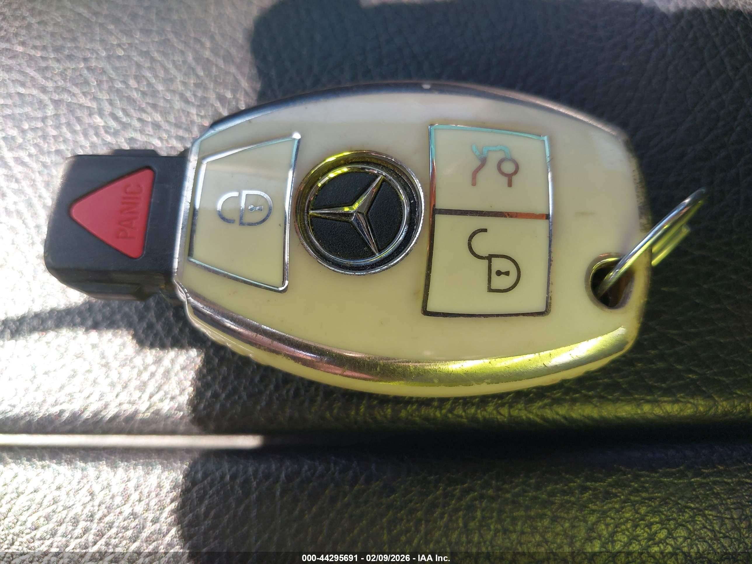 MERCEDES-BENZ C image 11