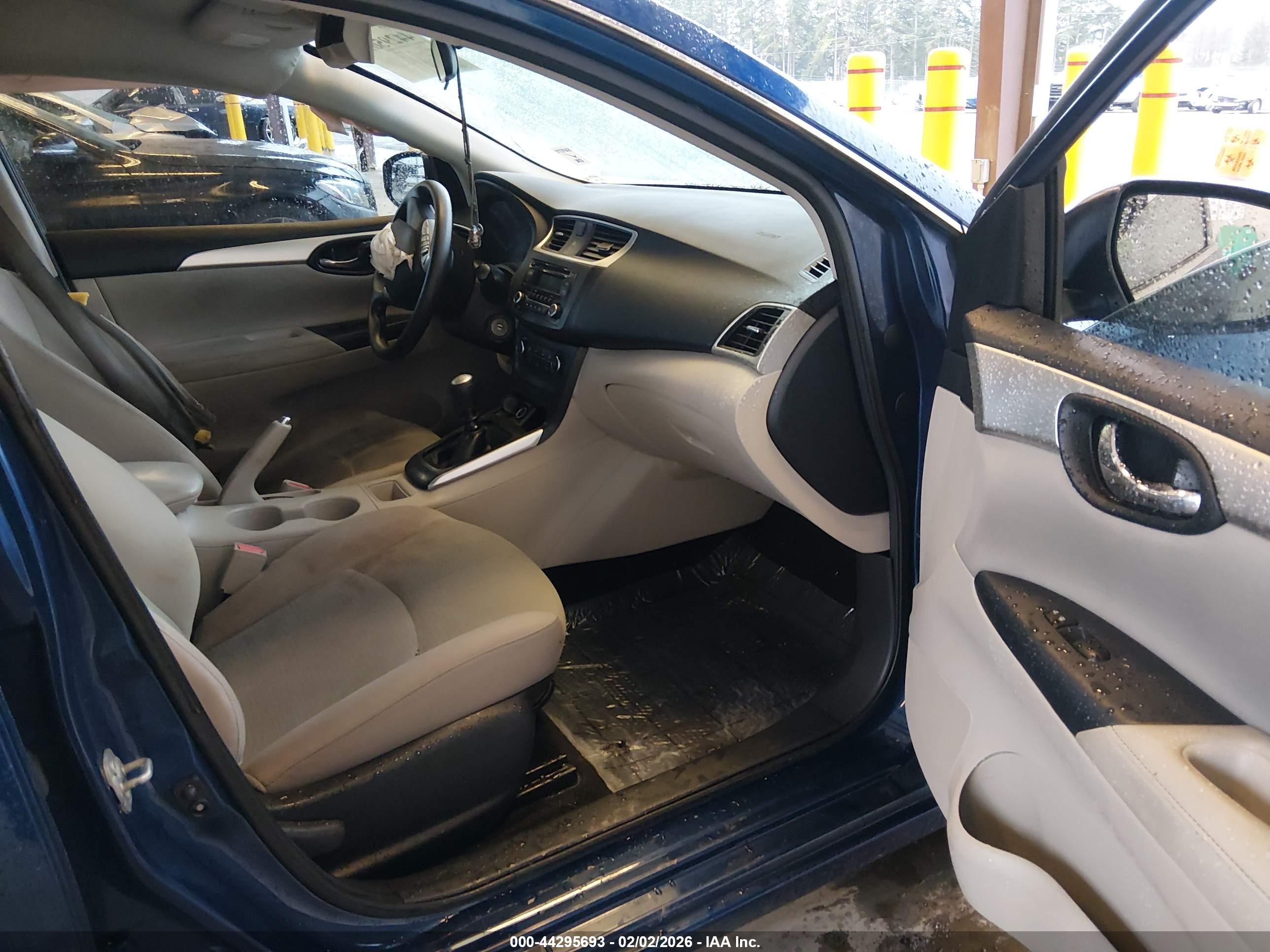 NISSAN SENTRA image 5