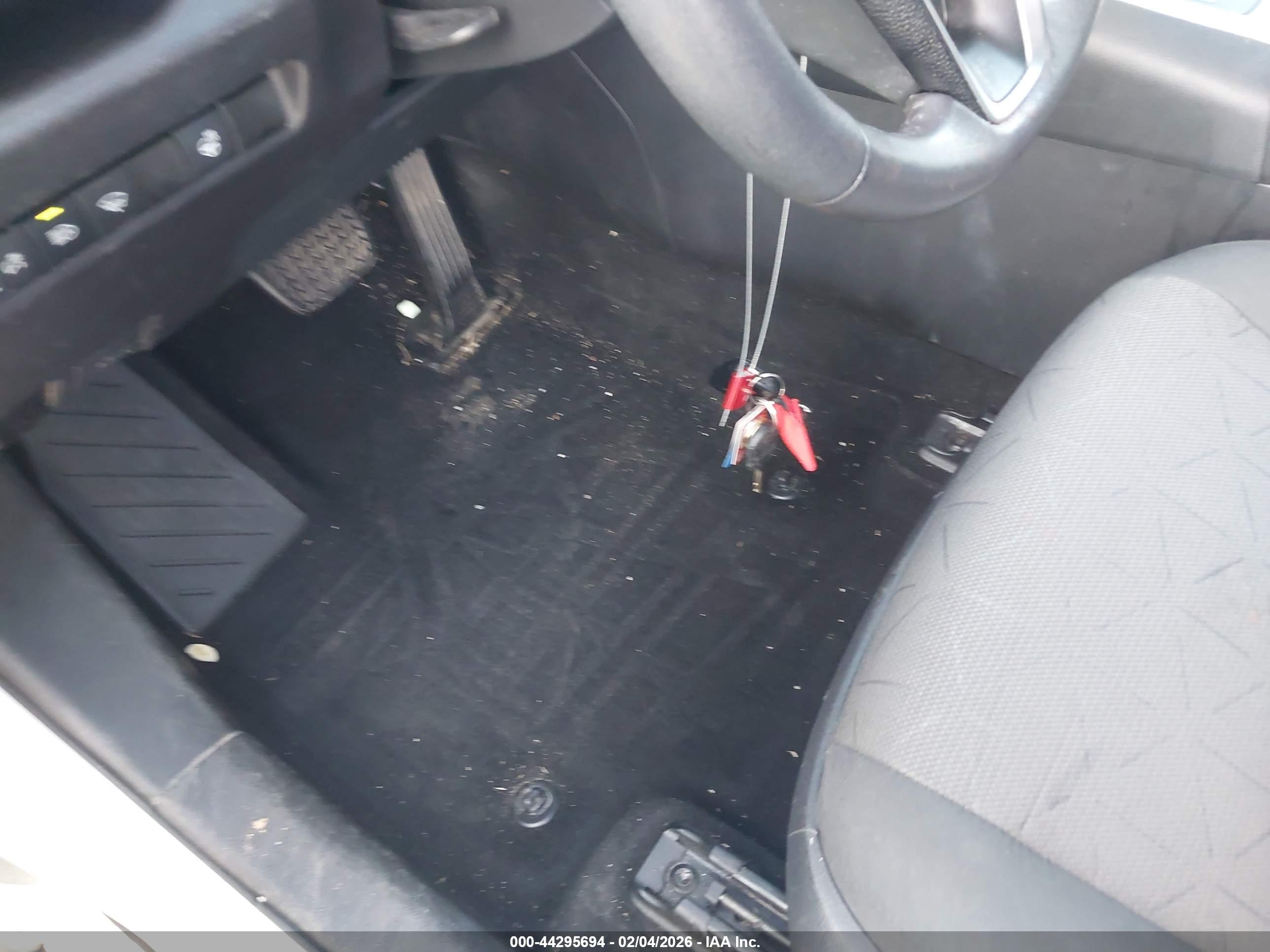 TOYOTA RAV4 image 11