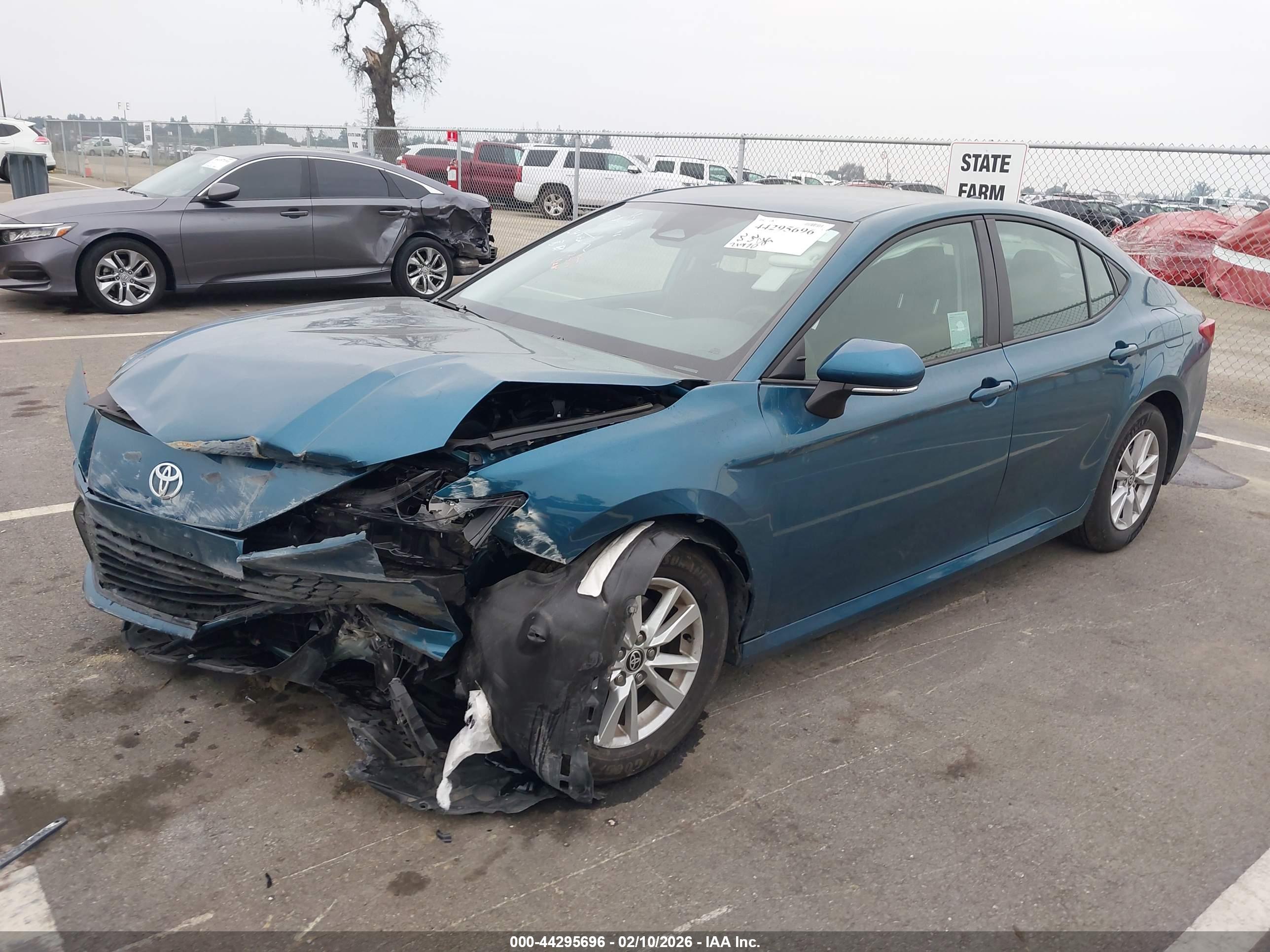 TOYOTA CAMRY image 2