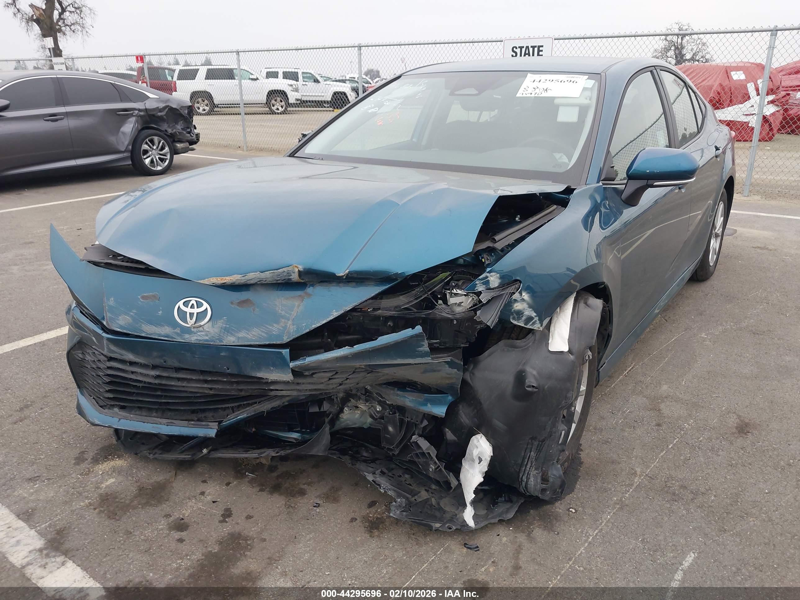 TOYOTA CAMRY image 6