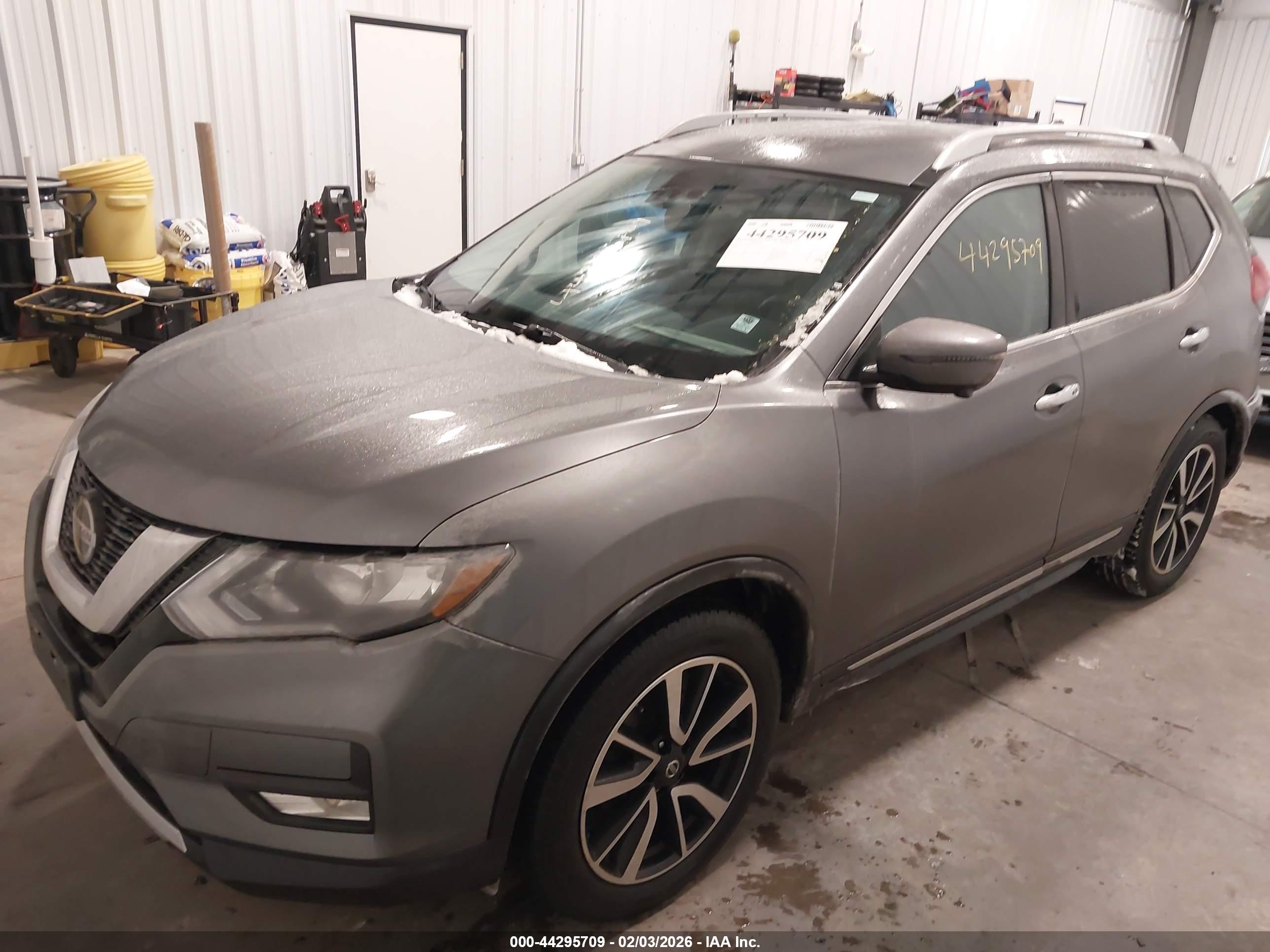 NISSAN ROGUE image 2