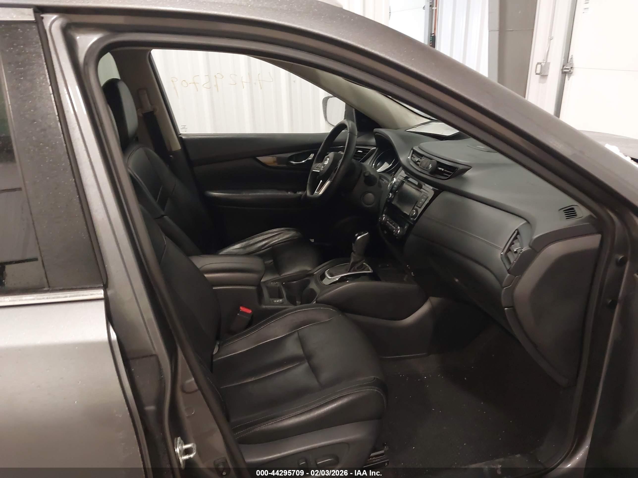 NISSAN ROGUE image 5