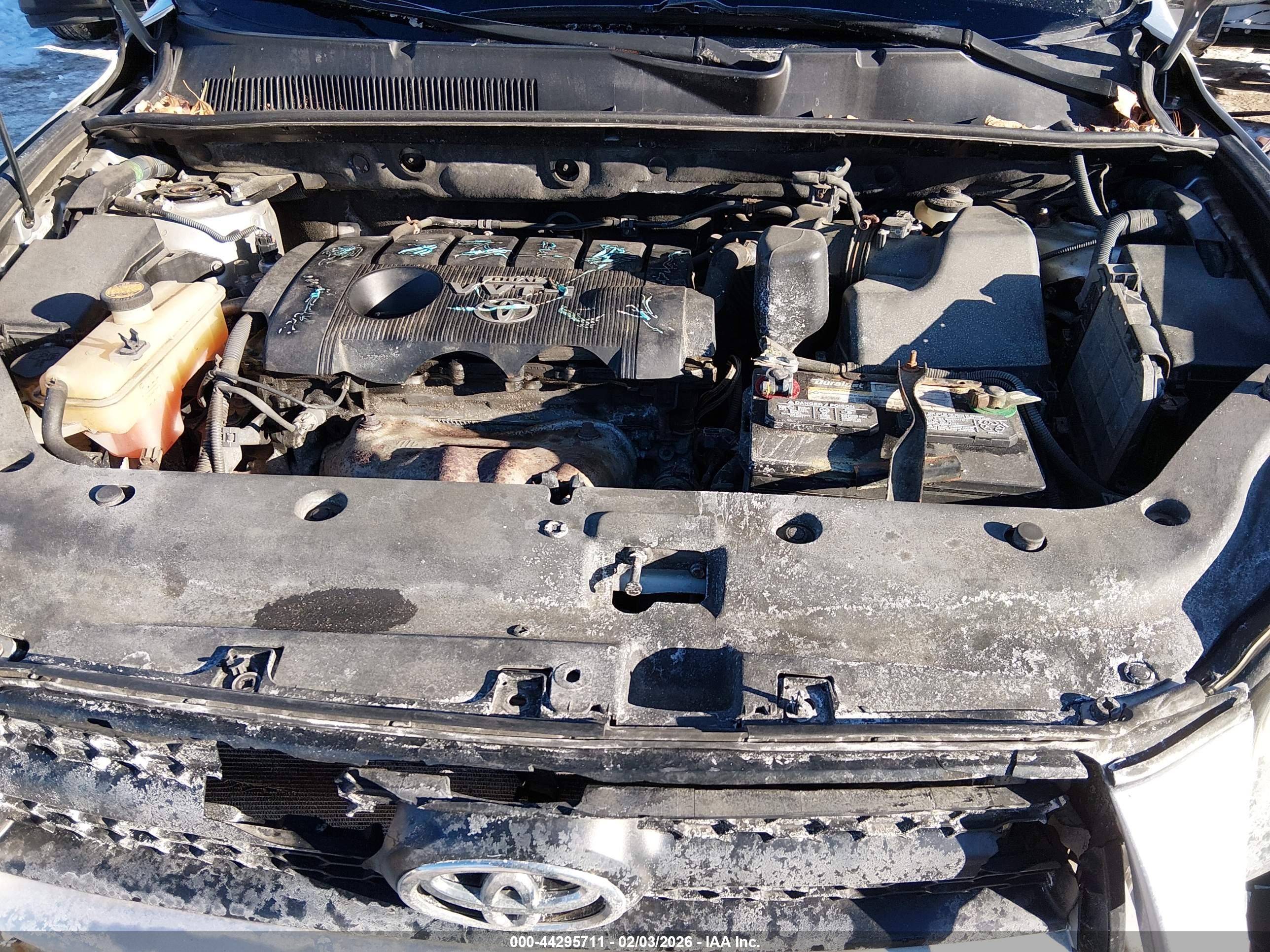 TOYOTA RAV4 image 10