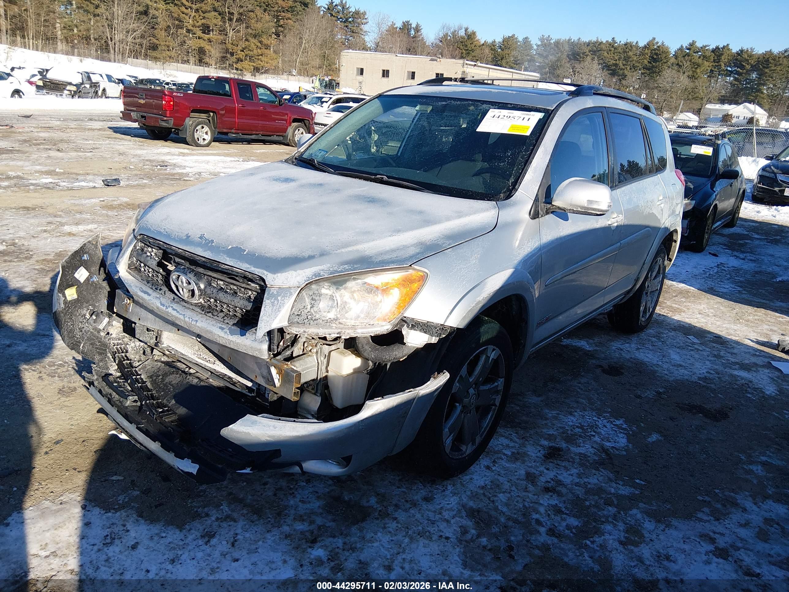 TOYOTA RAV4 image 2