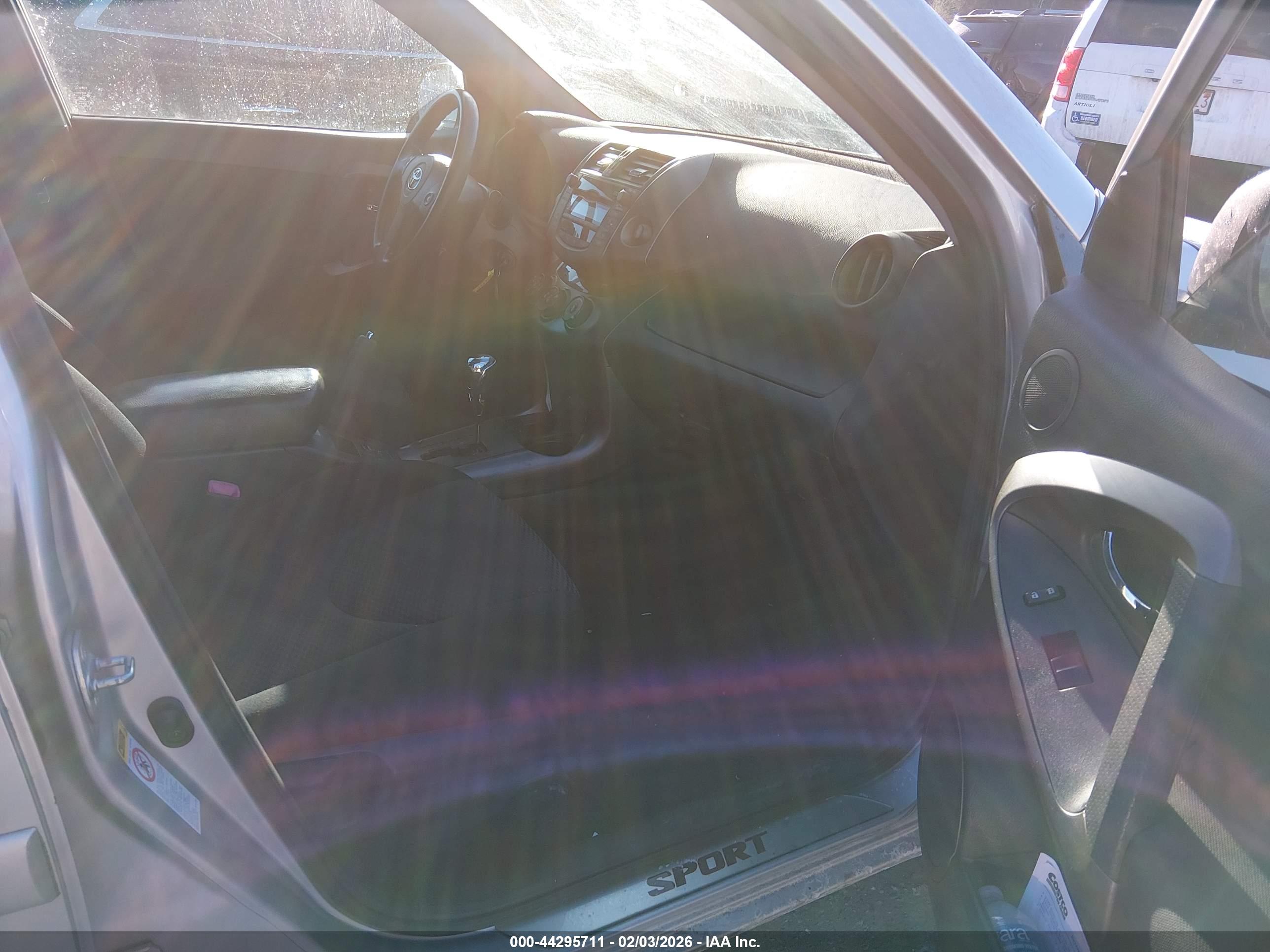 TOYOTA RAV4 image 5