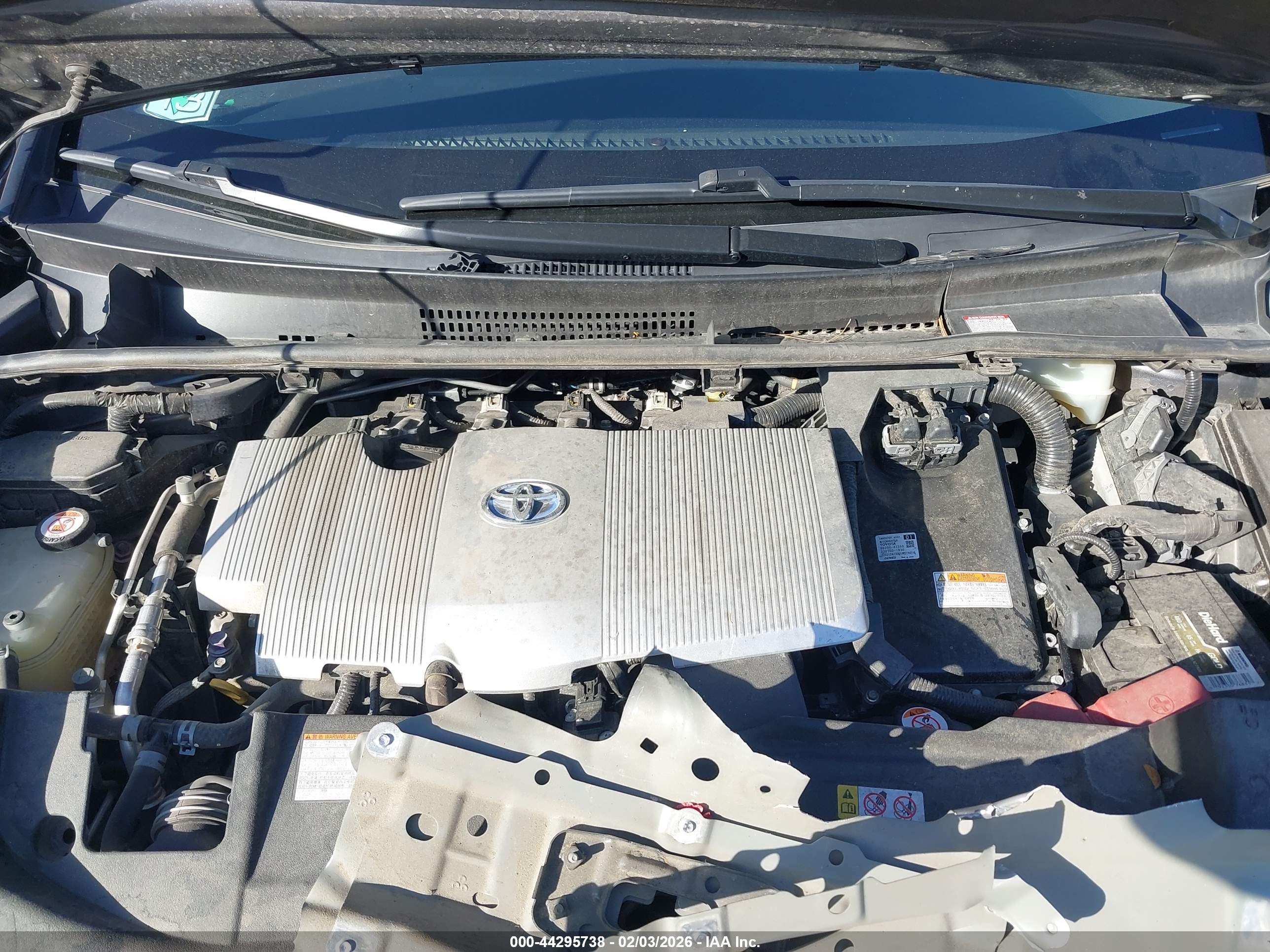 TOYOTA PRIUS image 10