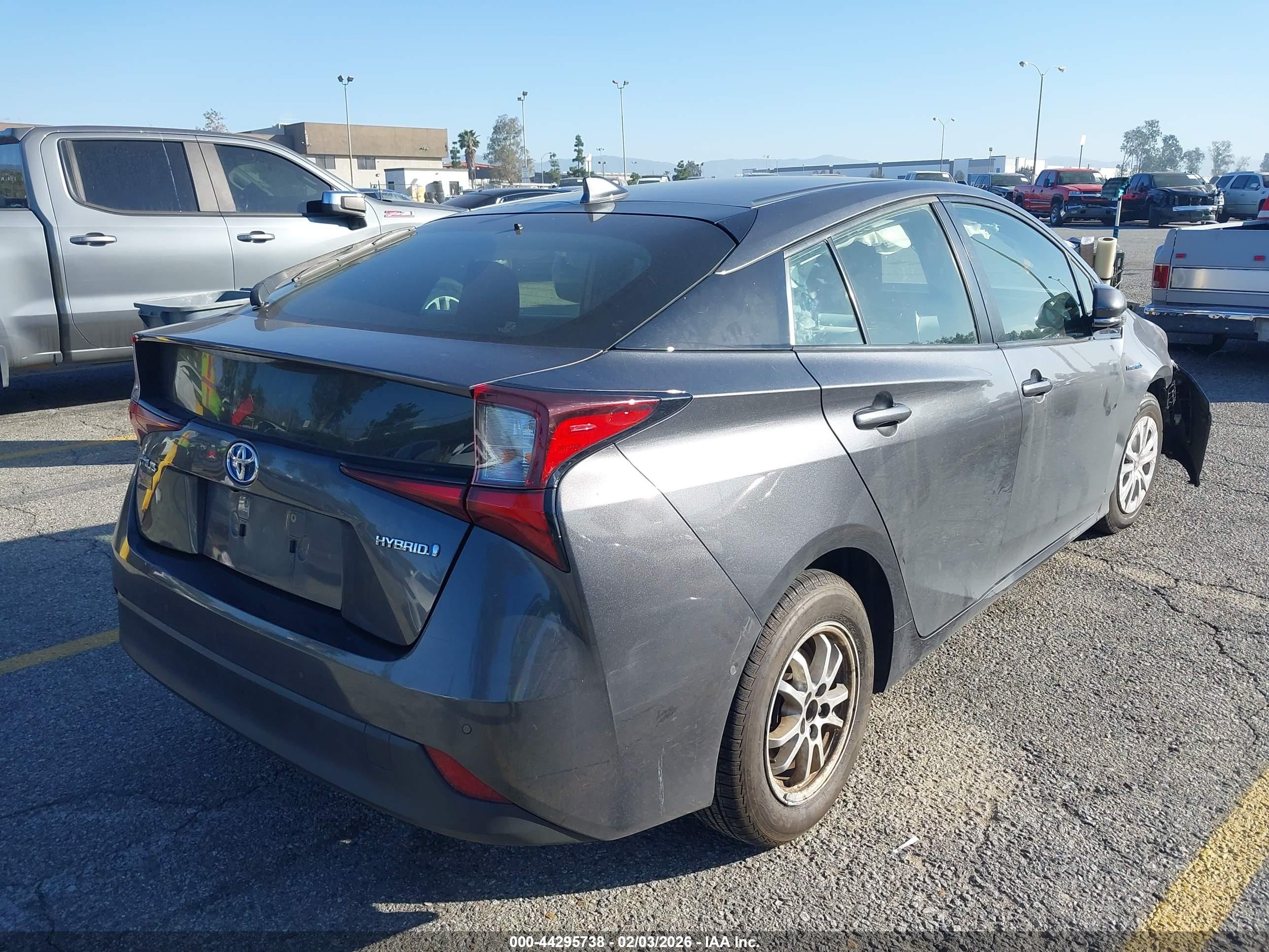 TOYOTA PRIUS image 4