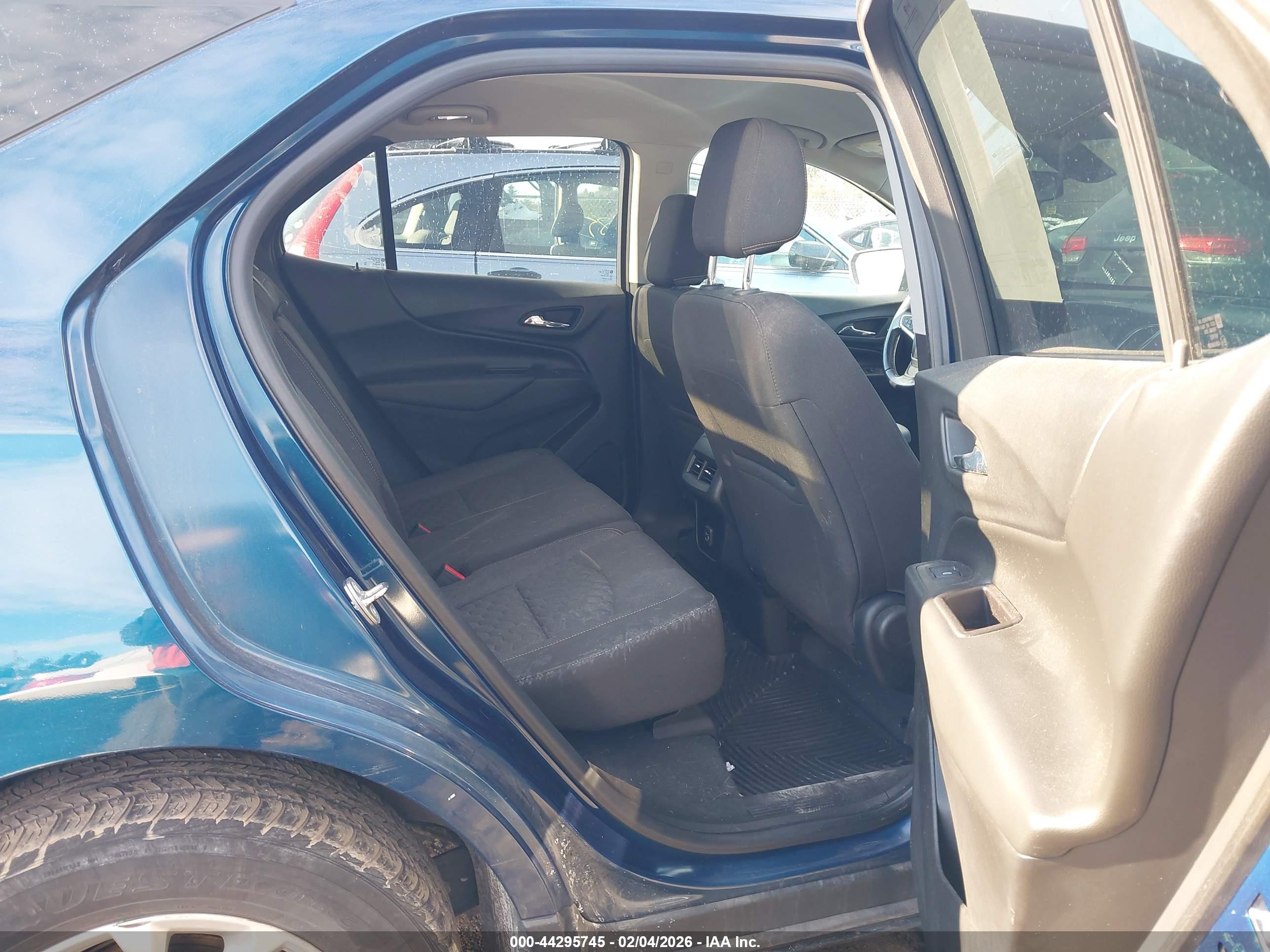 CHEVROLET EQUINOX image 8