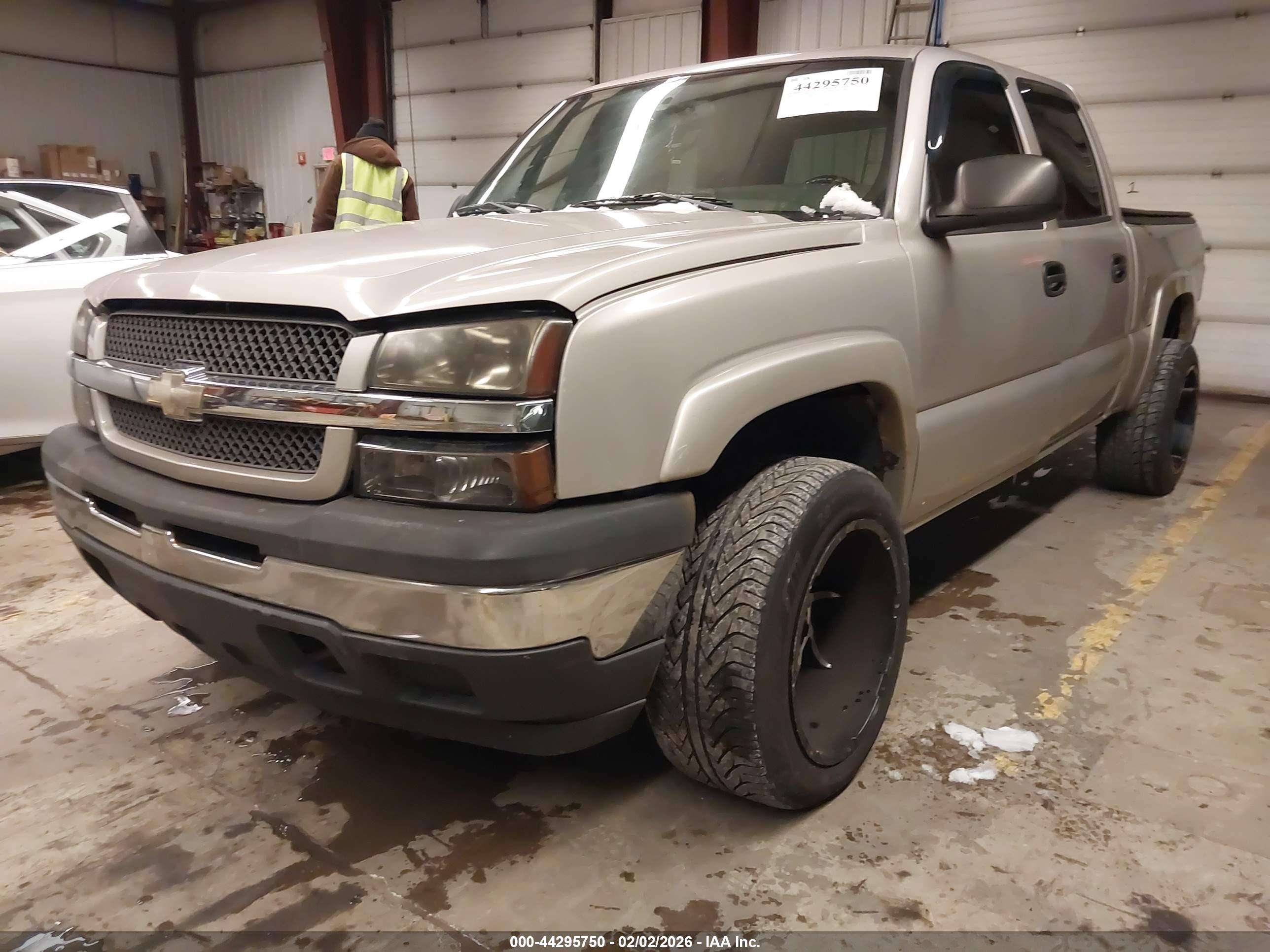 CHEVROLET SILVERADO image 2