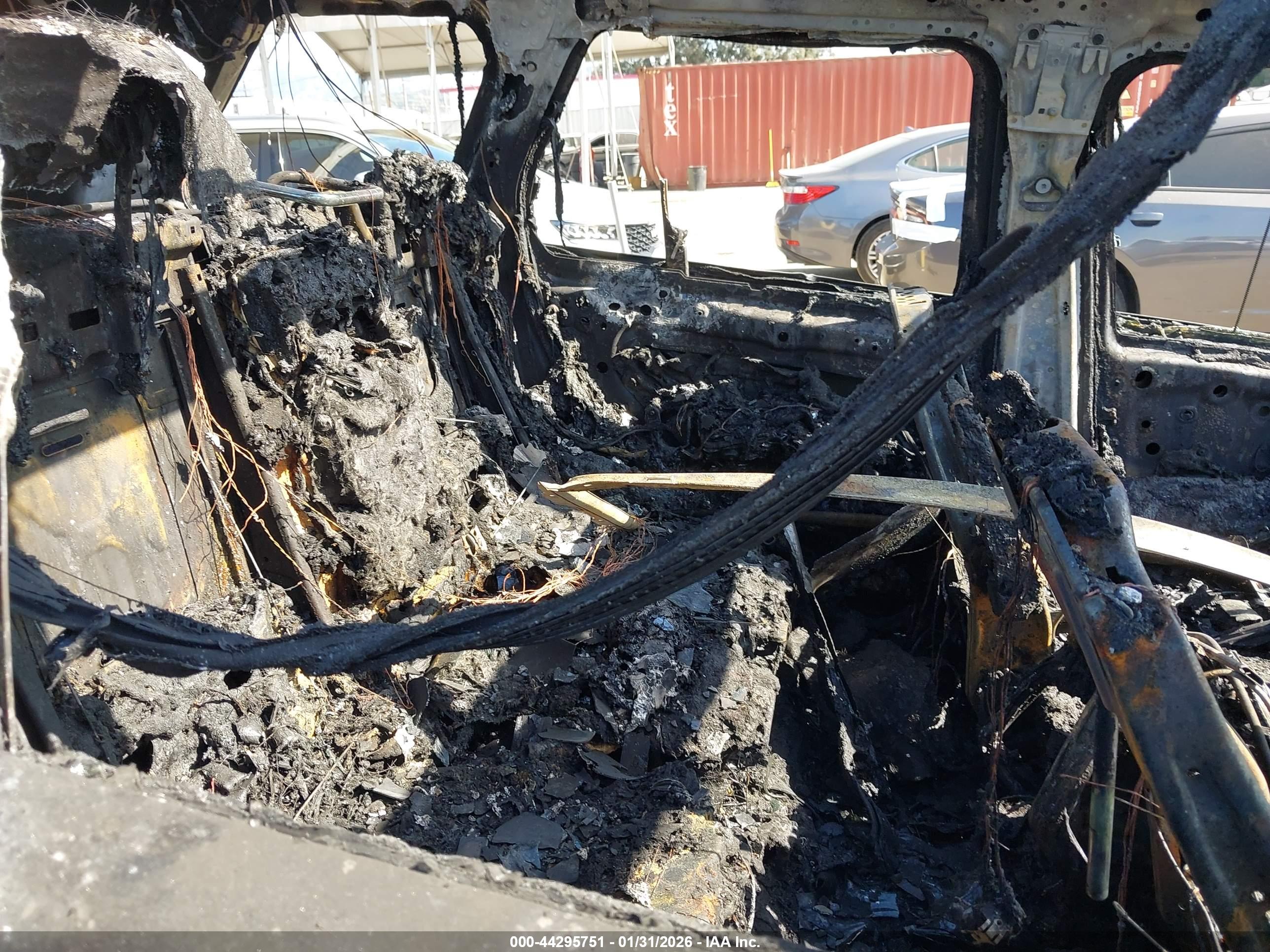 LAND ROVER image 8