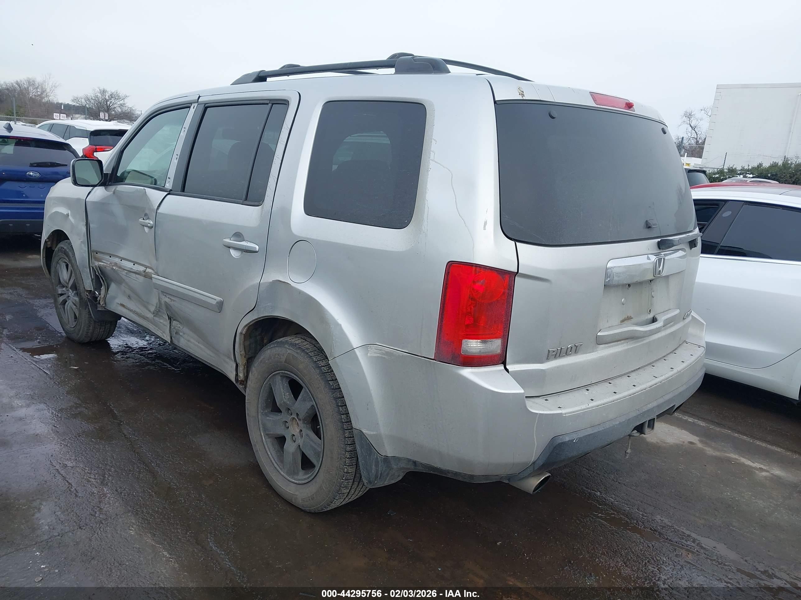 HONDA PILOT image 3