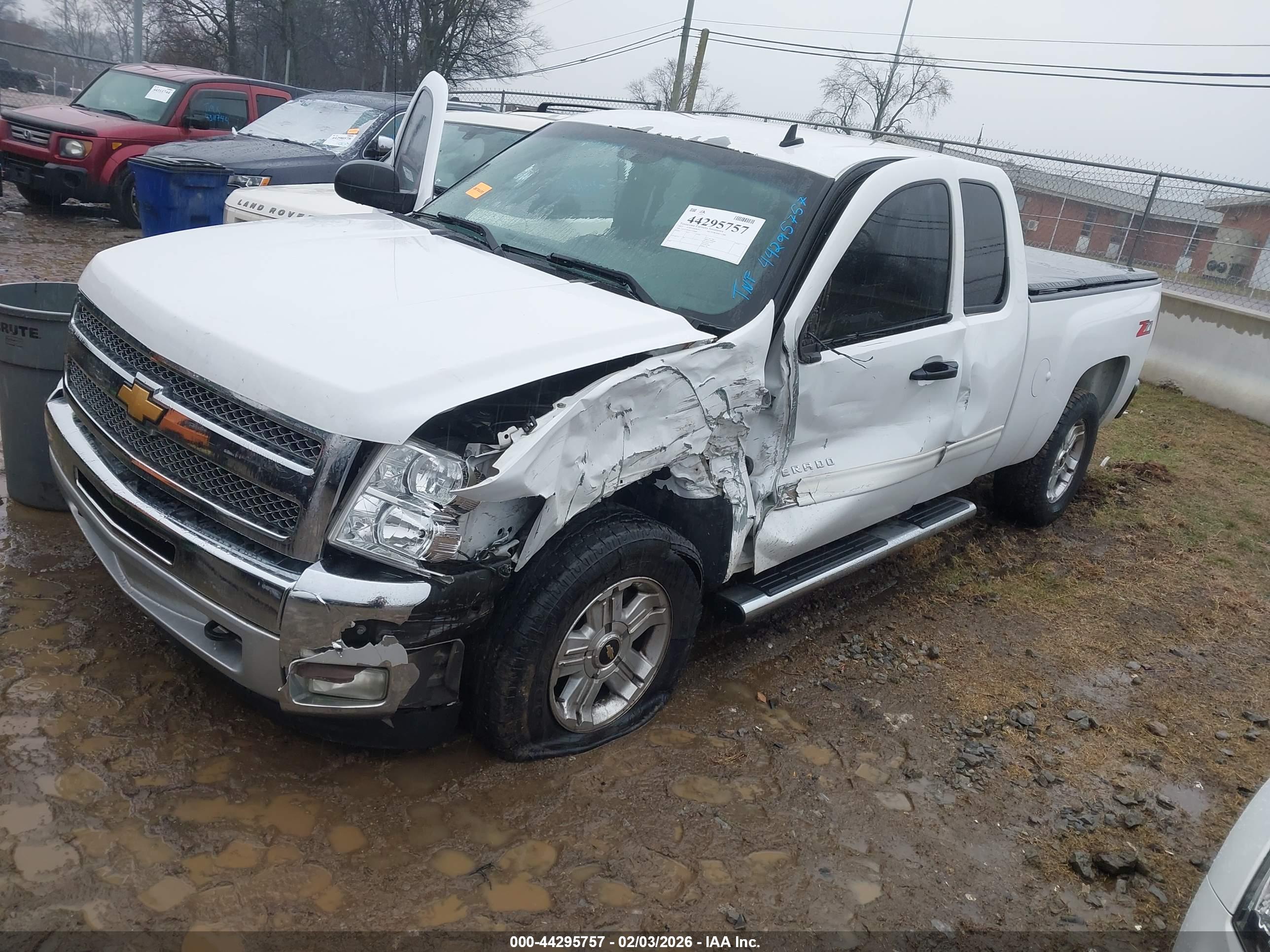 CHEVROLET SILVERADO image 2