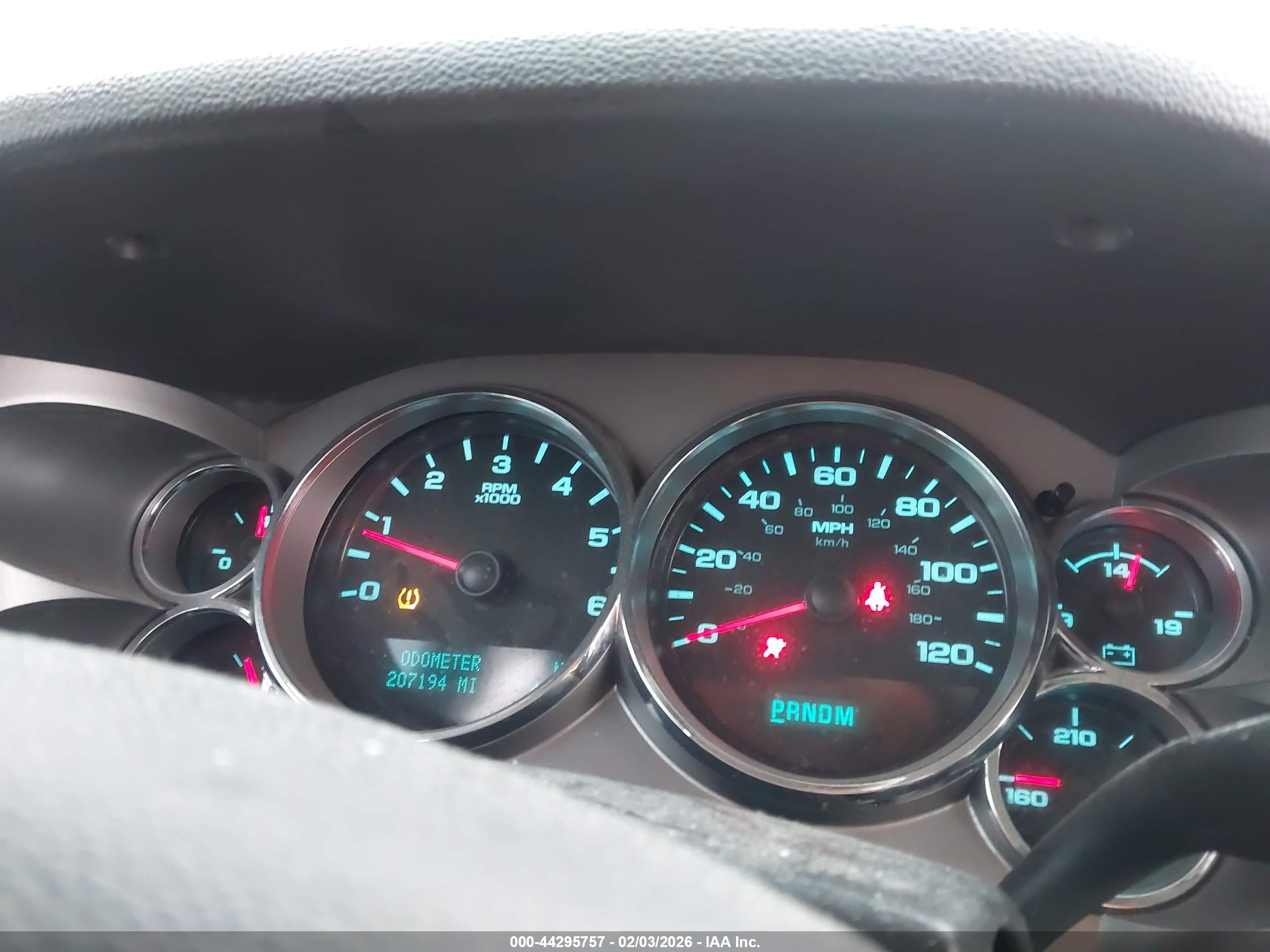 CHEVROLET SILVERADO image 7