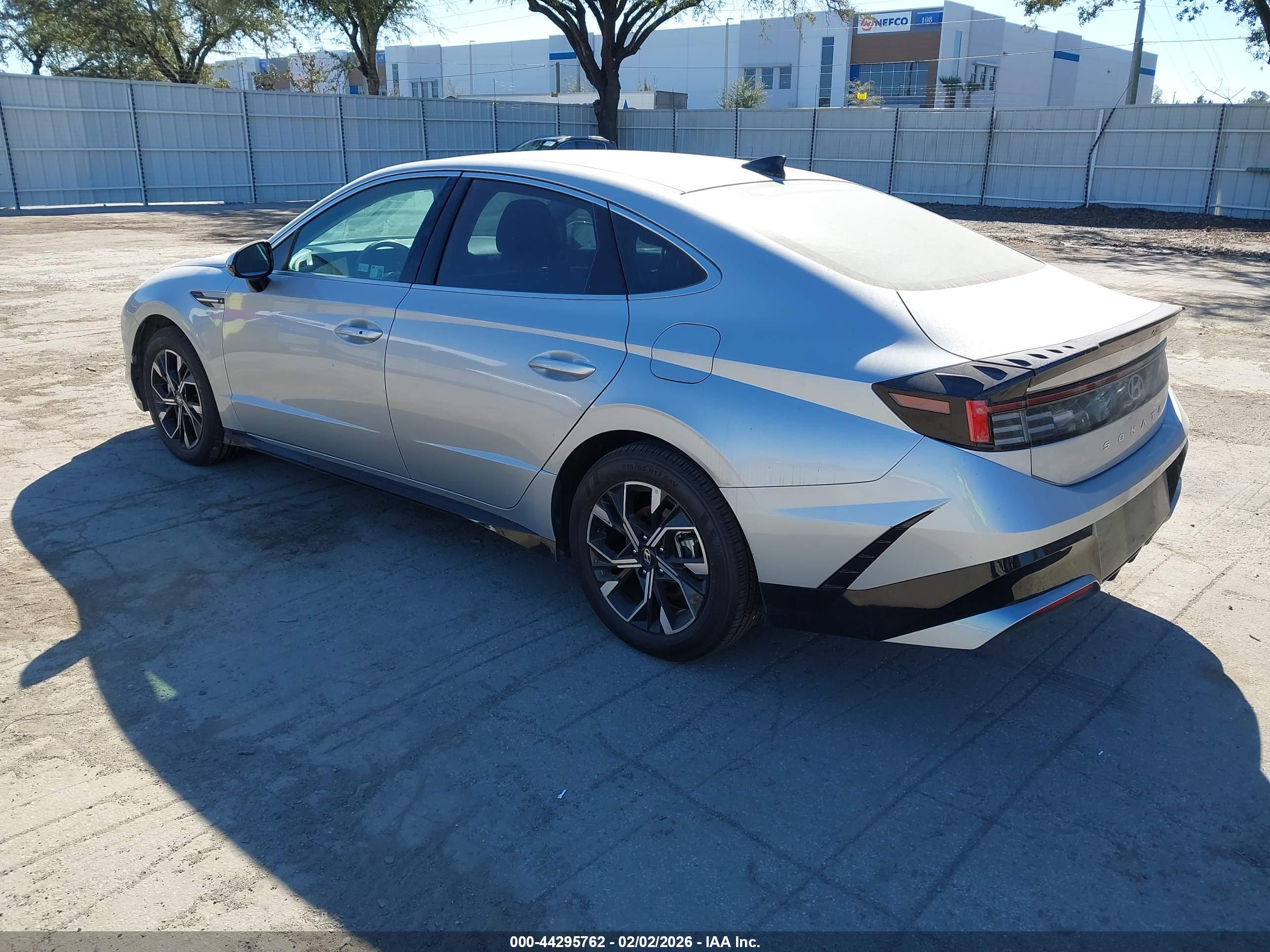 HYUNDAI SONATA image 3