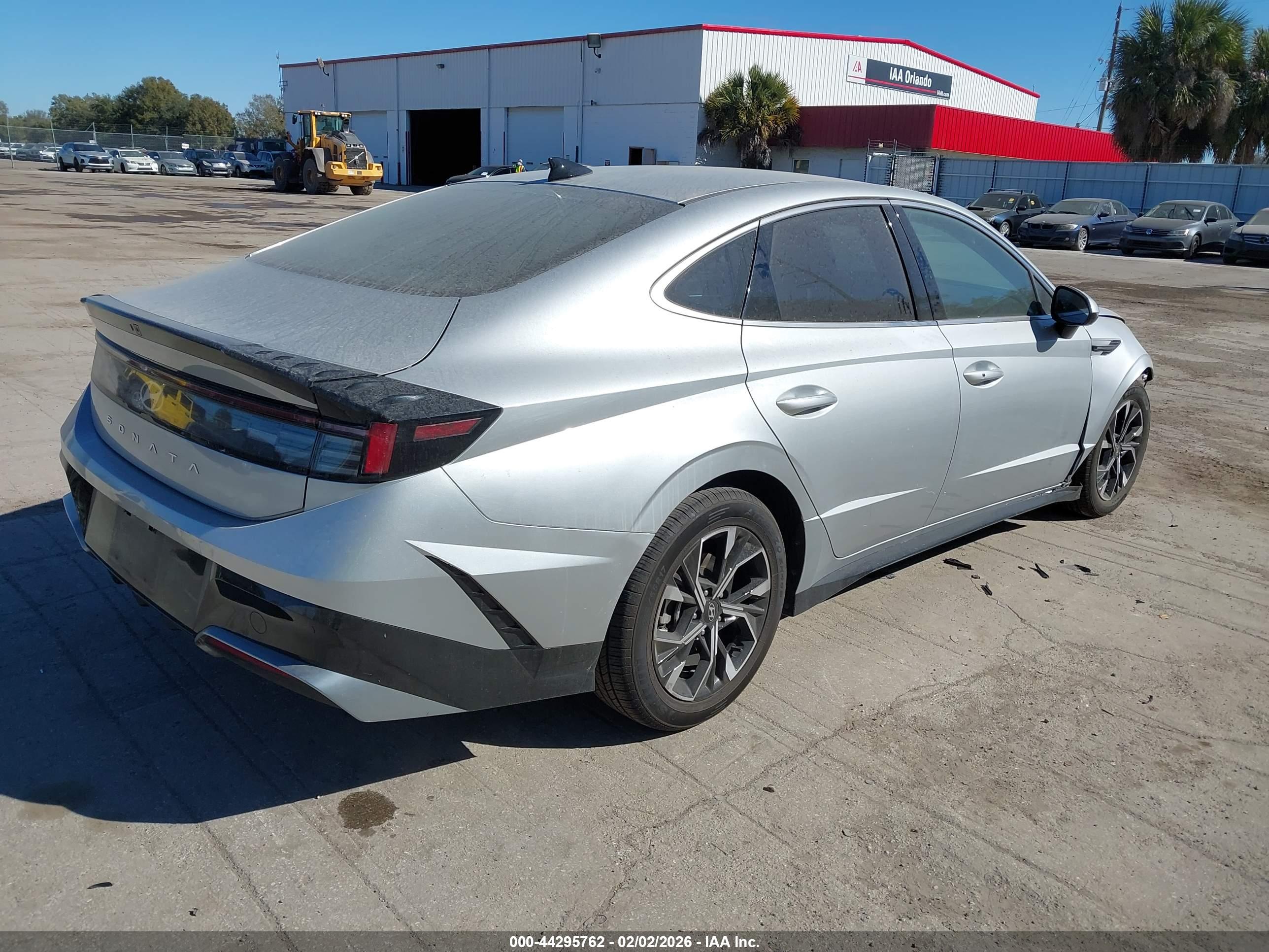 HYUNDAI SONATA image 4