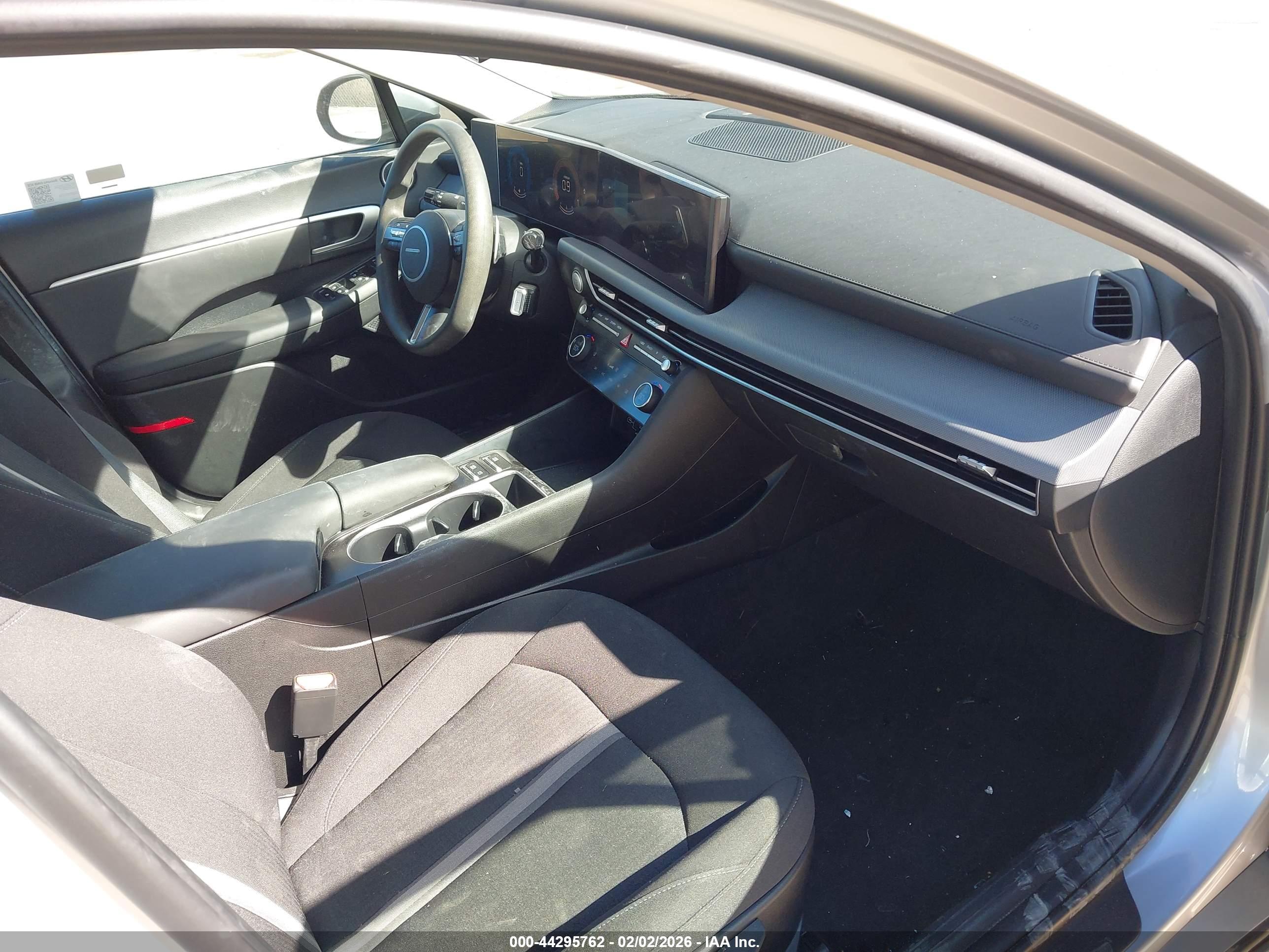 HYUNDAI SONATA image 5