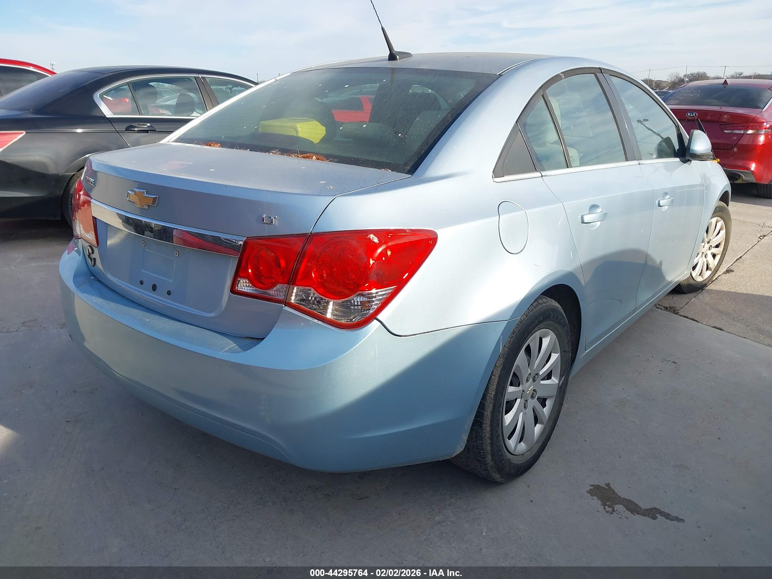 CHEVROLET CRUZE image 4