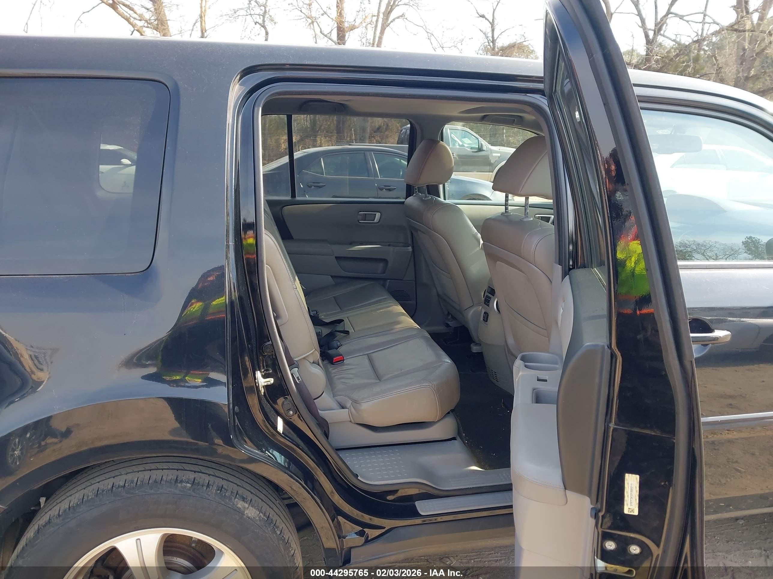 HONDA PILOT image 8