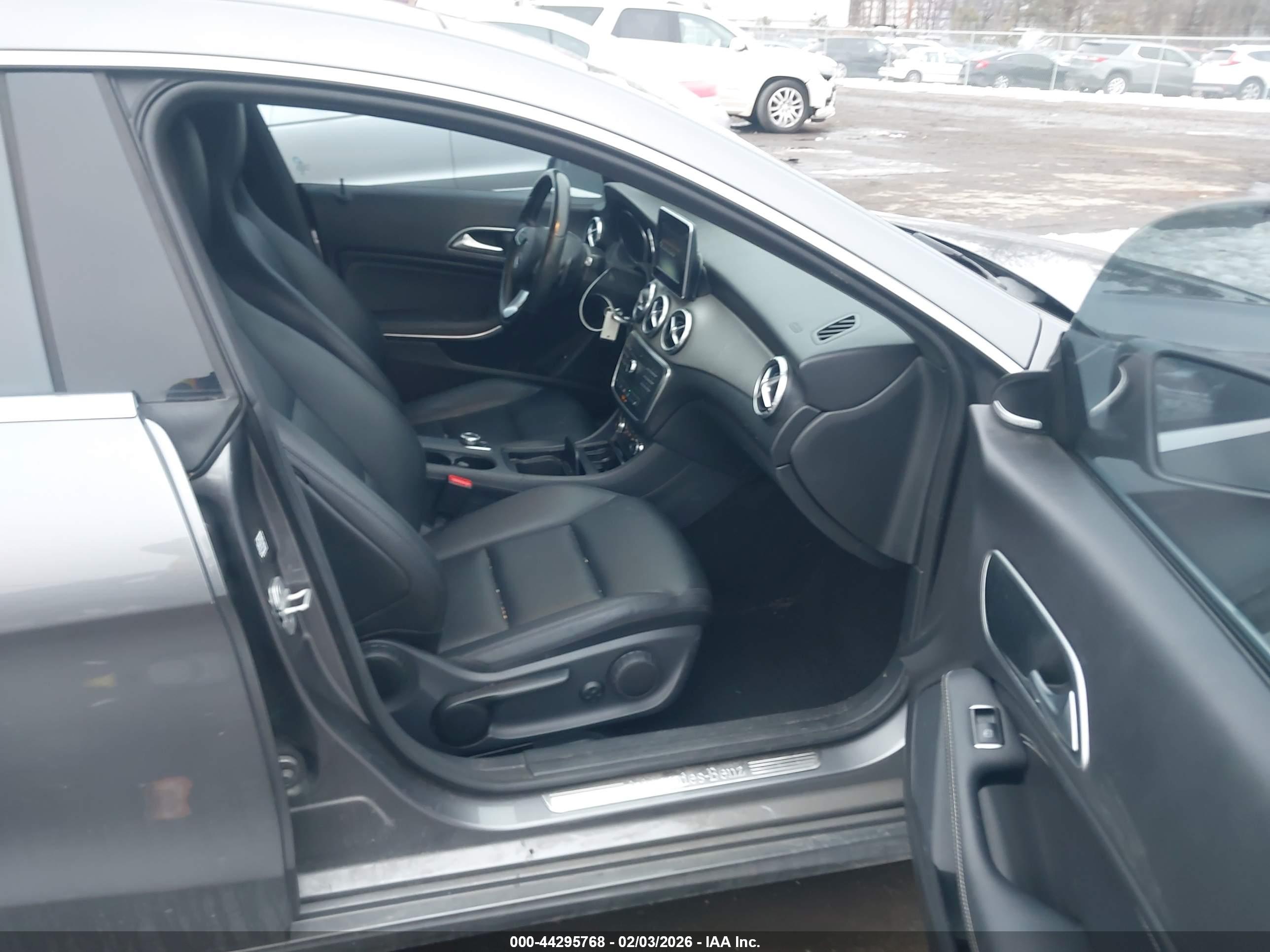 MERCEDES-BENZ CLA image 5