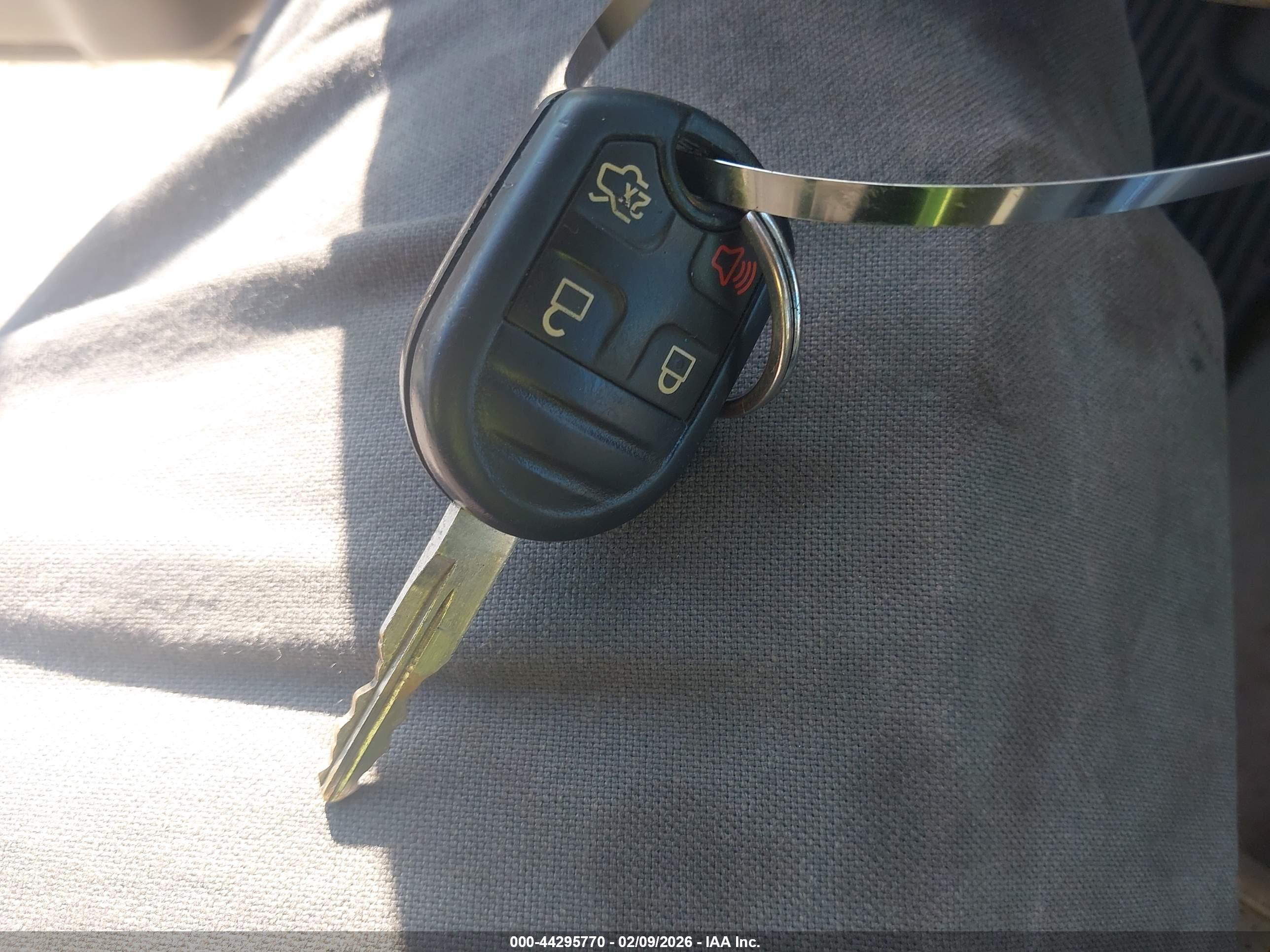 FORD EXPEDITION image 11