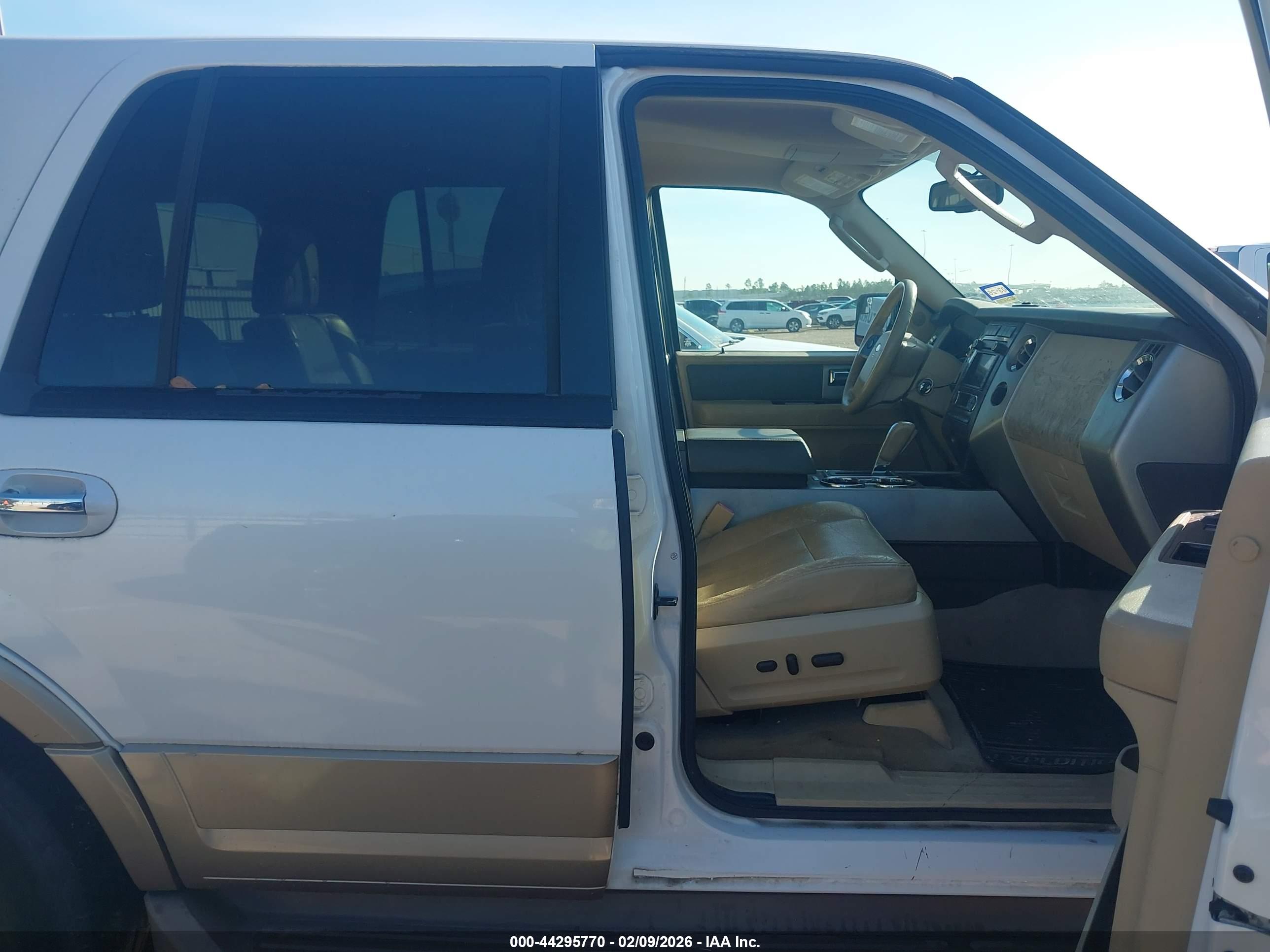FORD EXPEDITION image 5
