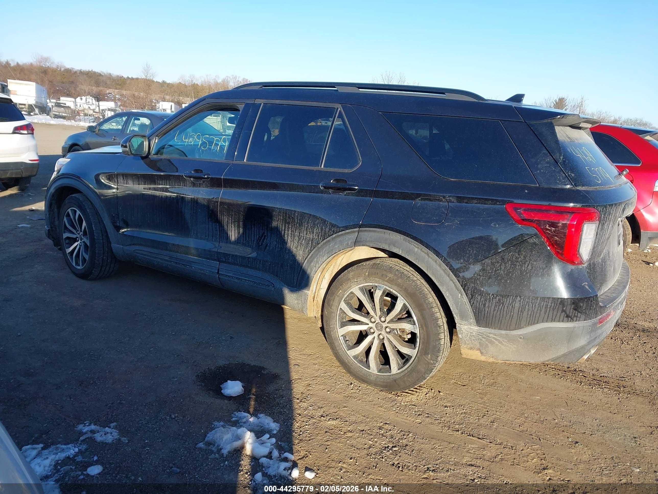 FORD EXPLORER image 3
