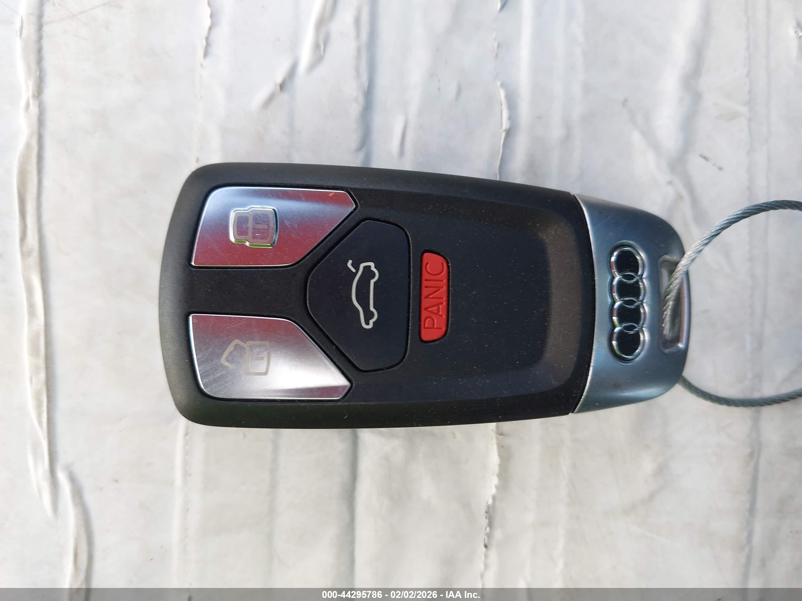 AUDI A4 image 11