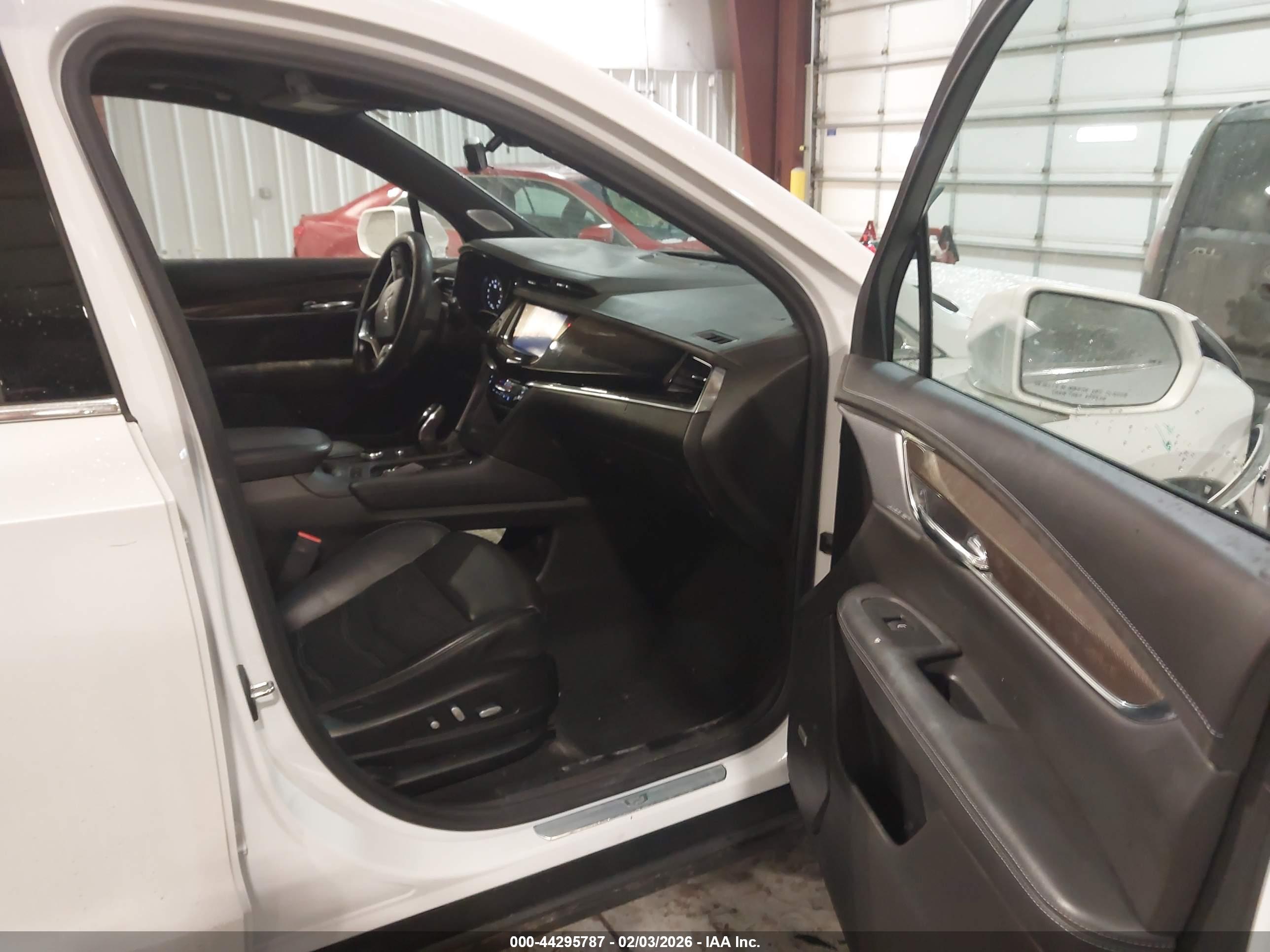 CADILLAC XT6 image 5