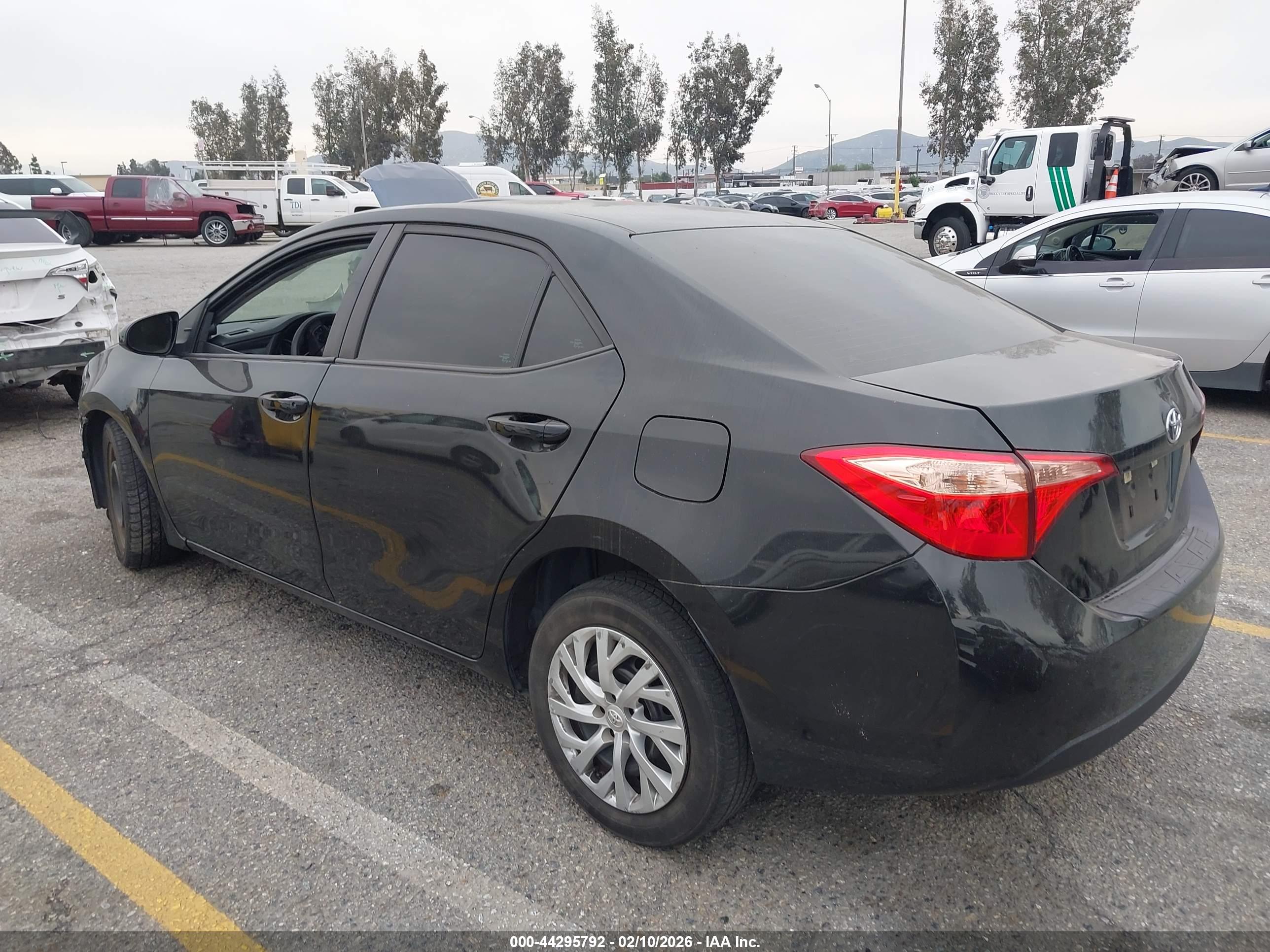 TOYOTA COROLLA image 3
