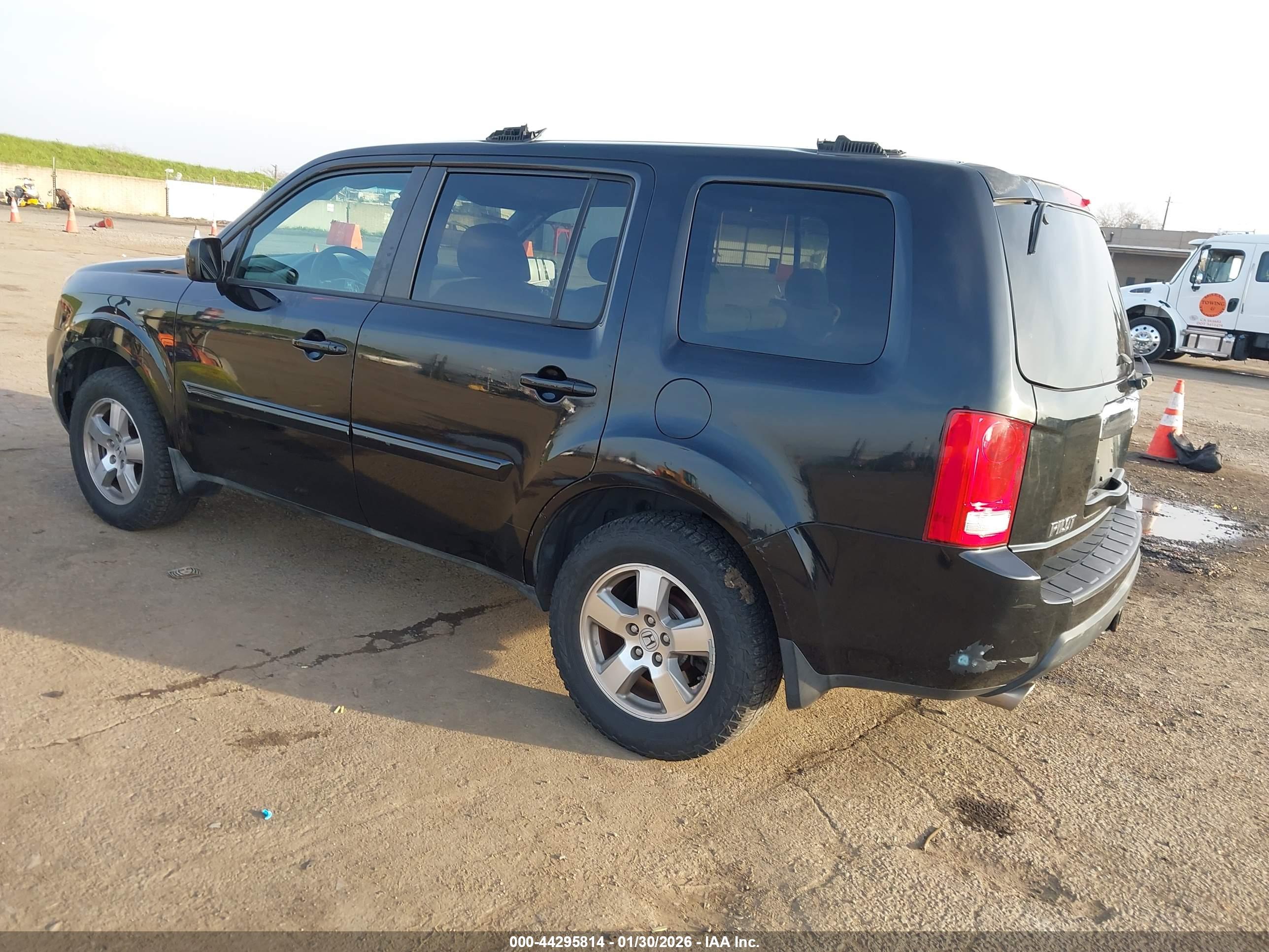 HONDA PILOT image 3