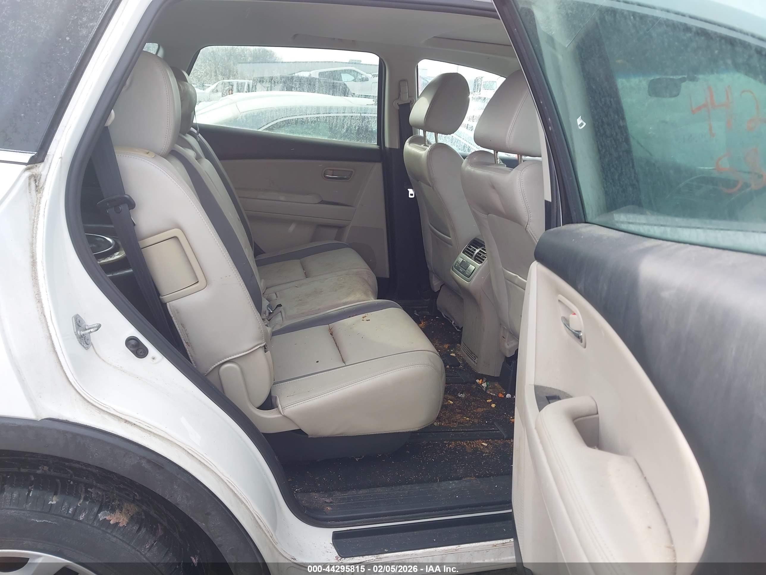 MAZDA CX-9 image 8